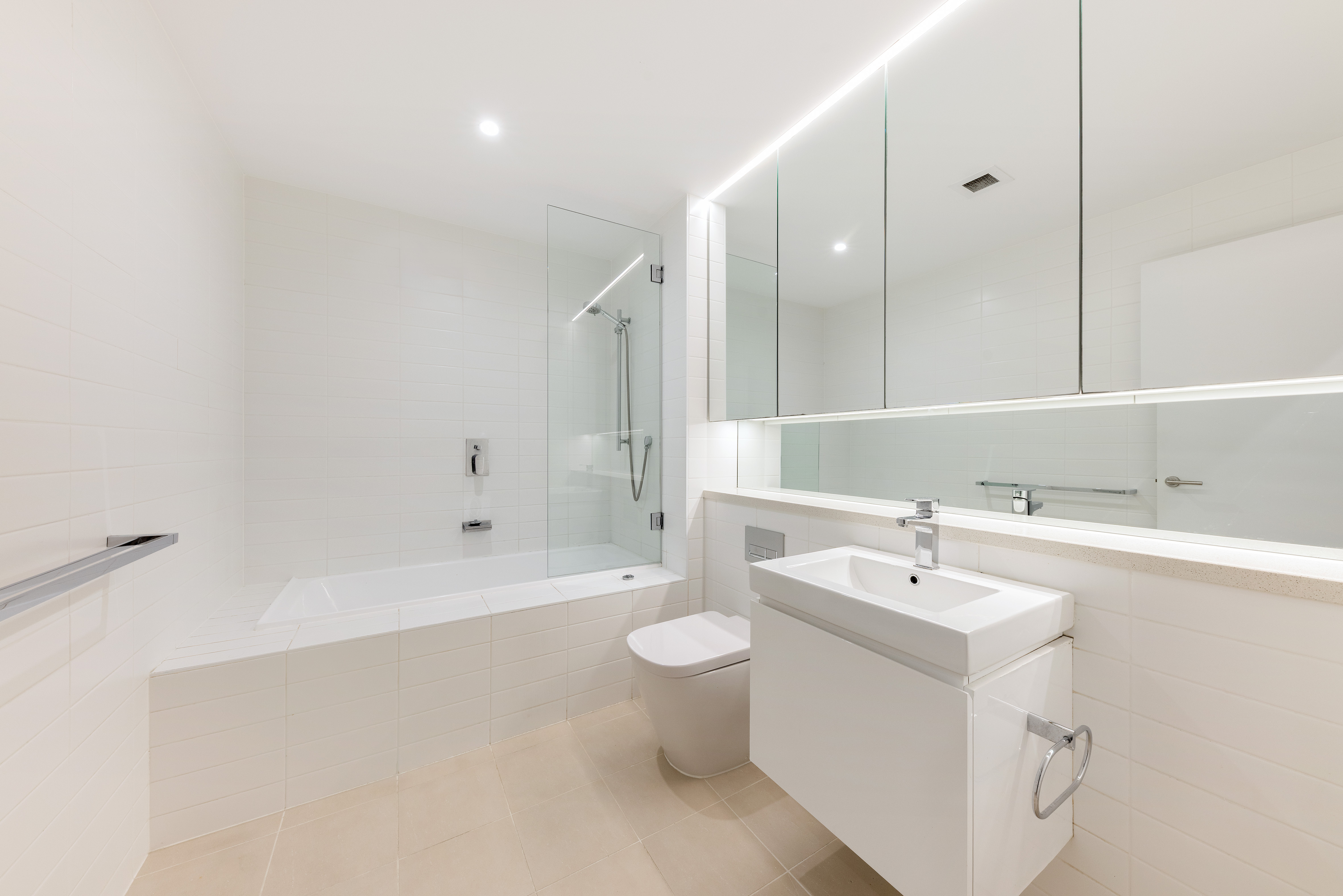 3-bedroom unit at 321/7 Dunstan Grove, Lindfield, NSW 2070, Ku-Ring-Gai, New South Wales
