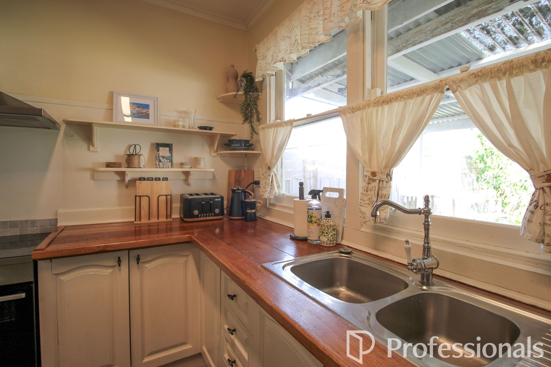 3-bedroom house at 9 King Street, Rosedale, VIC 3847, Wellington, Victoria