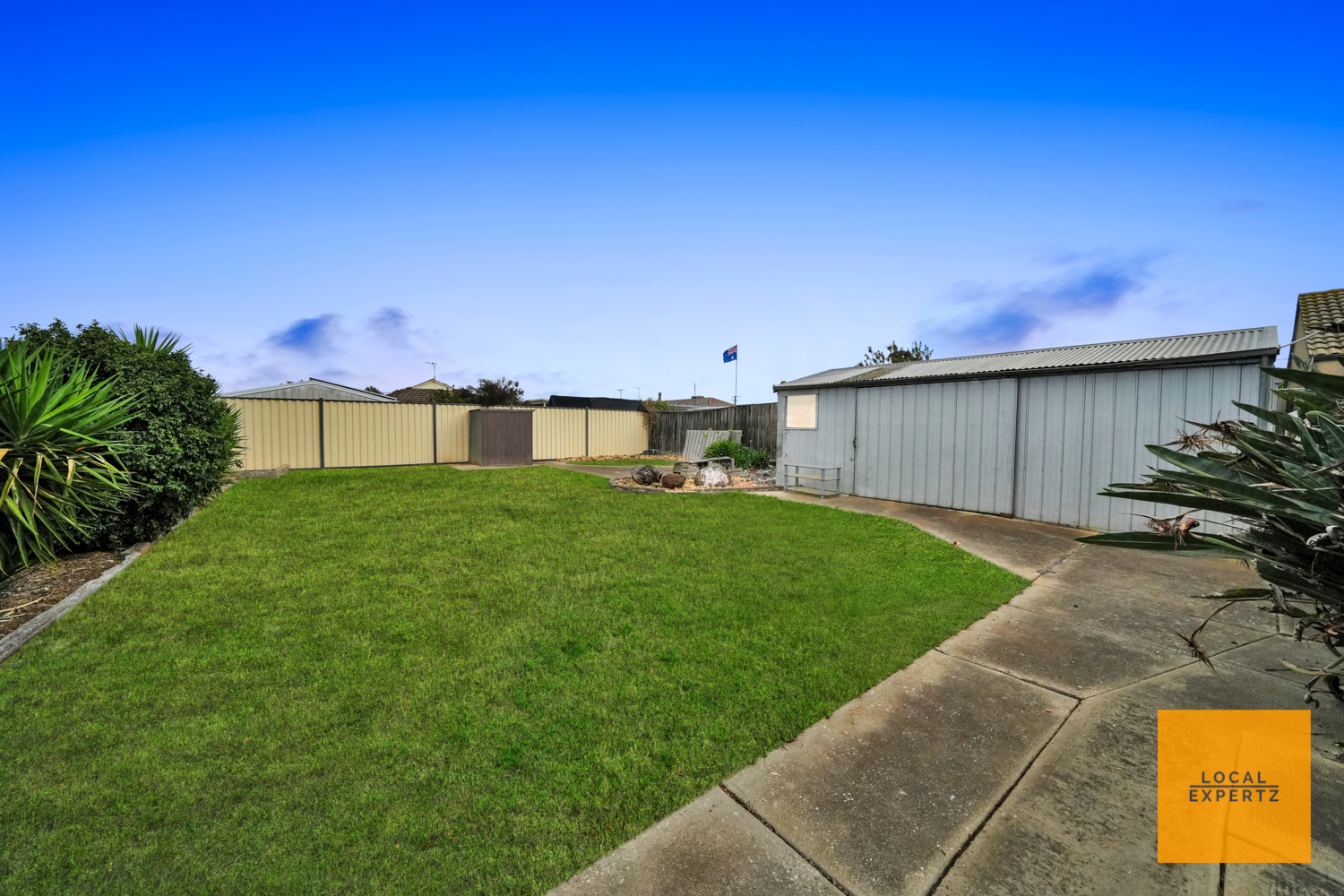 6 CLOWES STREET, Melton South VIC 3338 - Image 10