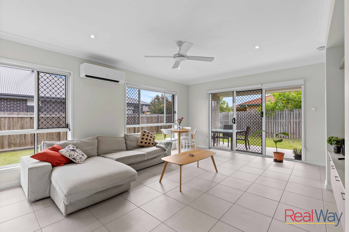 16 WAUGH STREET, Urangan QLD 4655 - Image 6