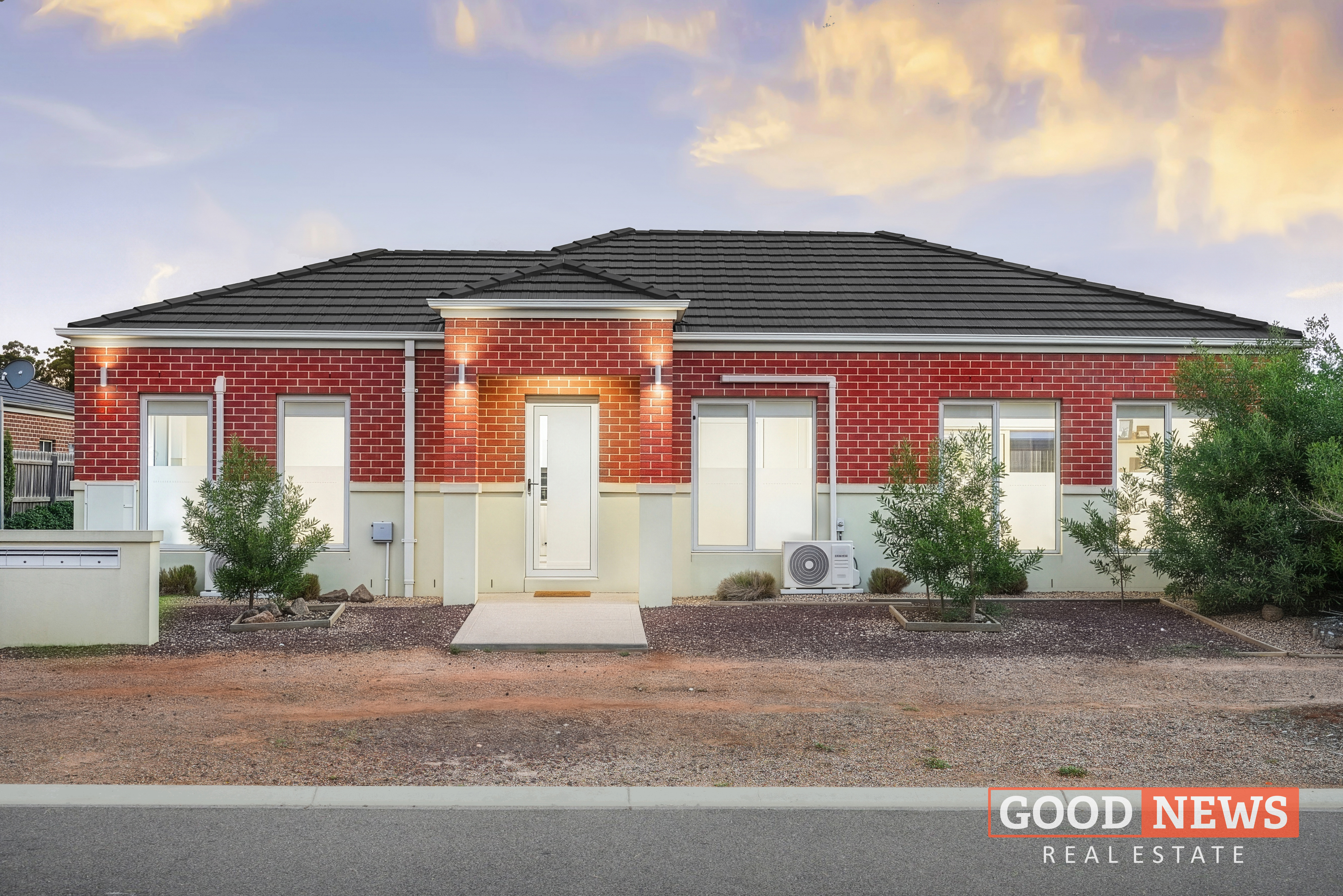 1 13 HAYWOOD GROVE, MELTON WEST VIC 3337 - Image 2
