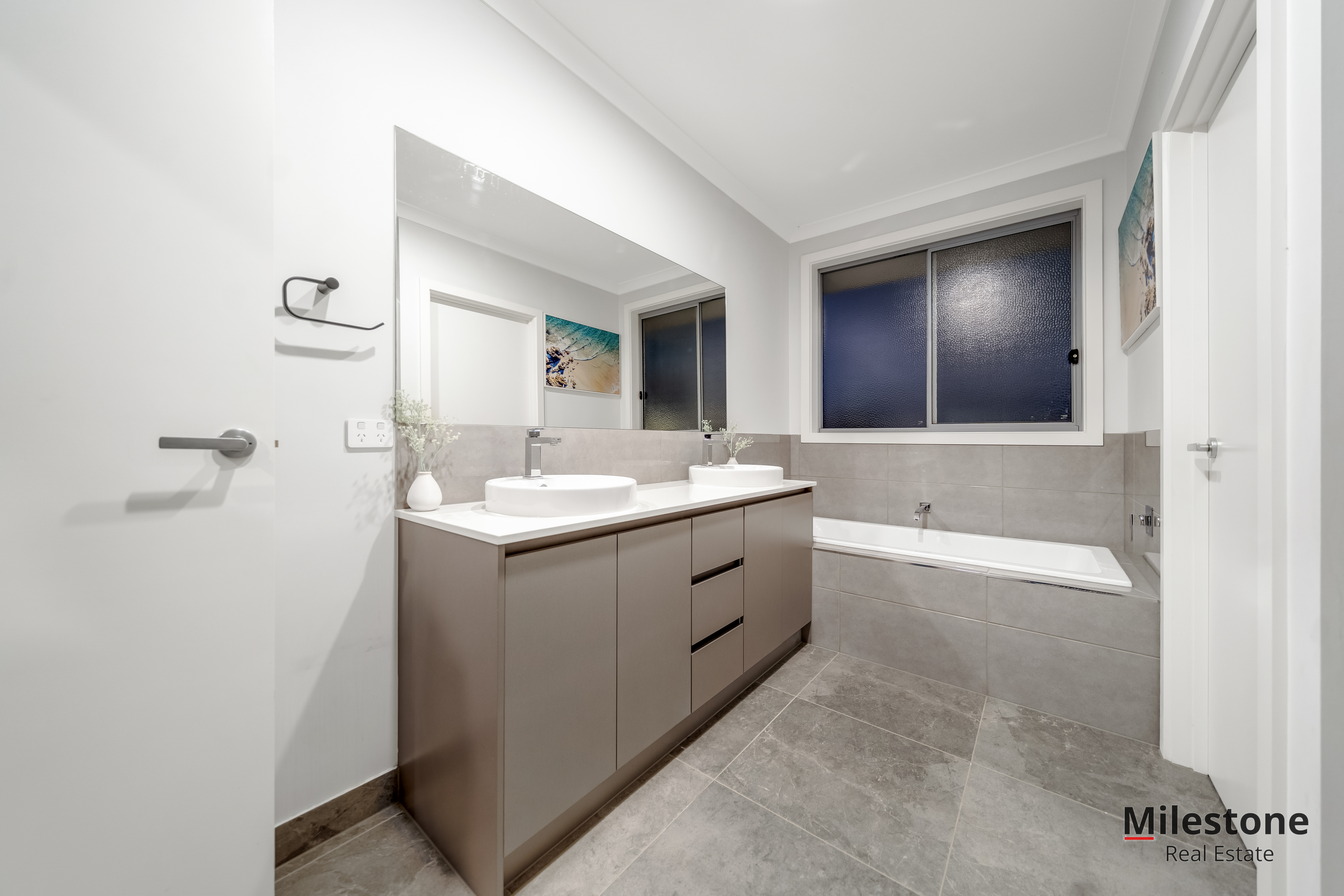 6-bedroom house at 36 Bales Road, Cranbourne East, VIC 3977, Casey, Victoria