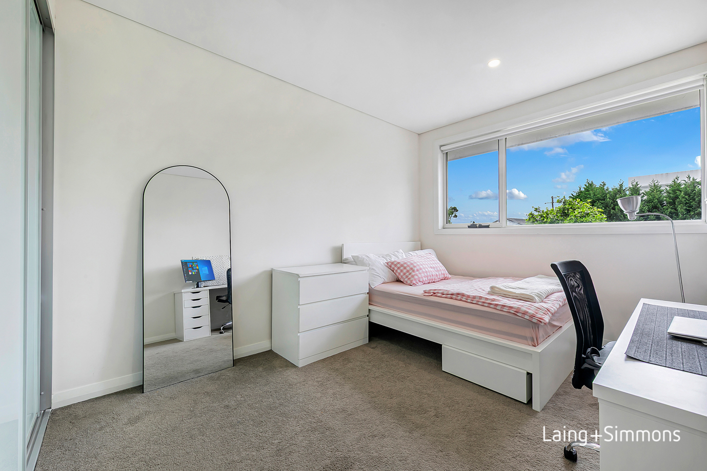 5-bedroom unit at 27 Hollis Street, Constitution Hill, NSW 2145, Parramatta, New South Wales