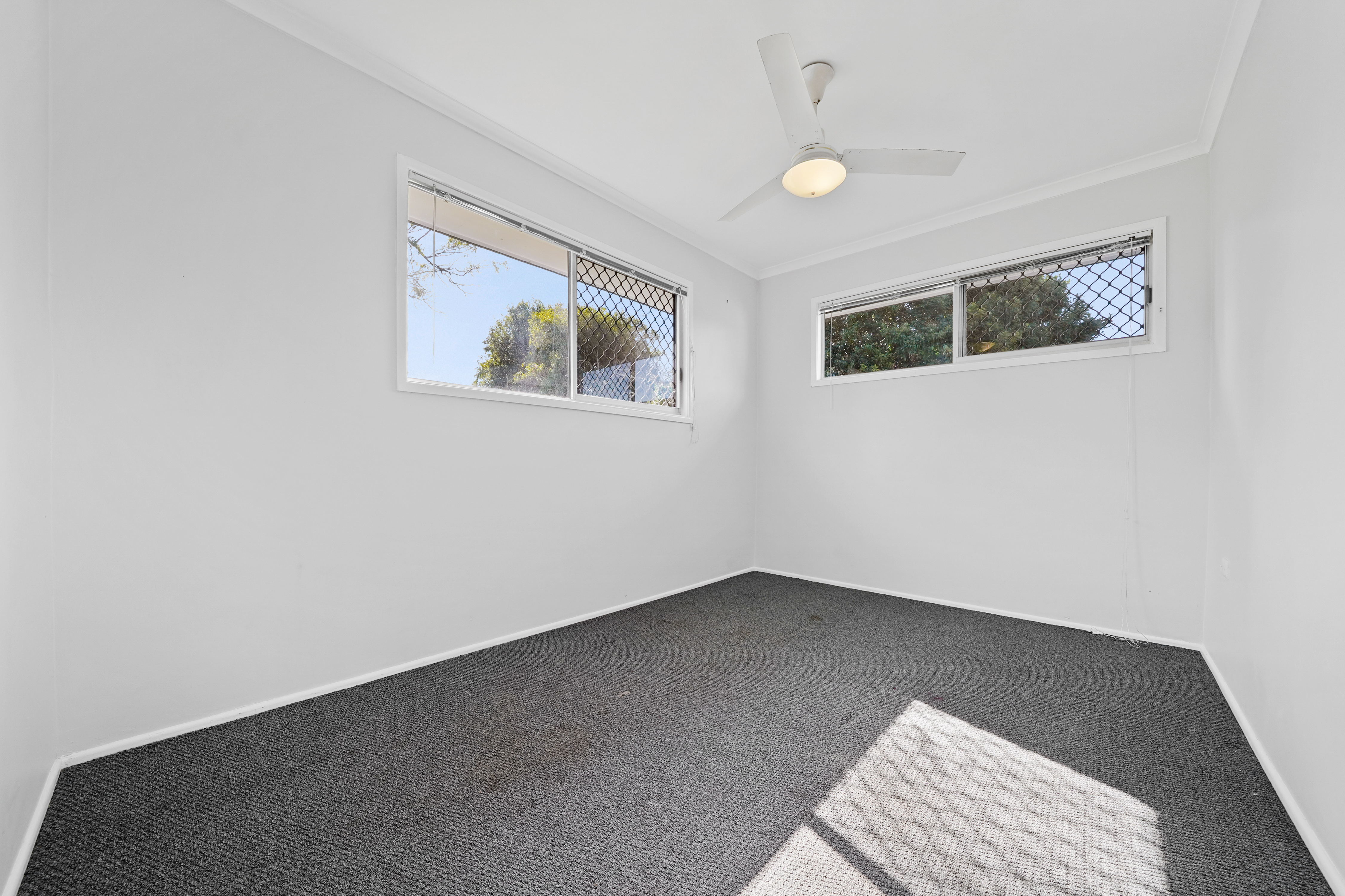 31 Cowper Avenue, Eagleby, QLD 4207 - Image 10