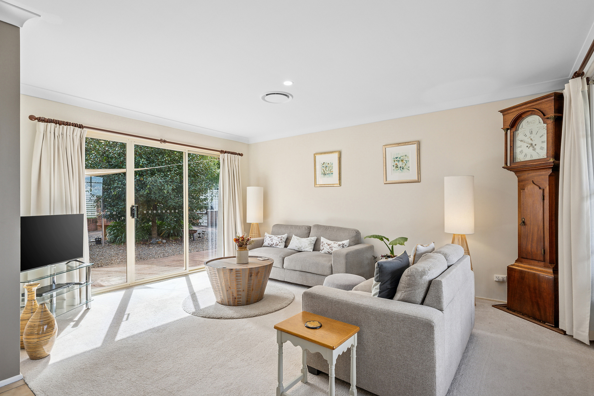 4-bedroom house at 4-6 Flora Street, Wentworth Falls, NSW 2782, Blue Mountains, New South Wales