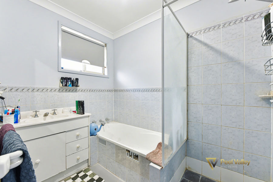 4-bedroom unit at 1/24 Nancy Street, South Tamworth, NSW 2340, Tamworth, New South Wales