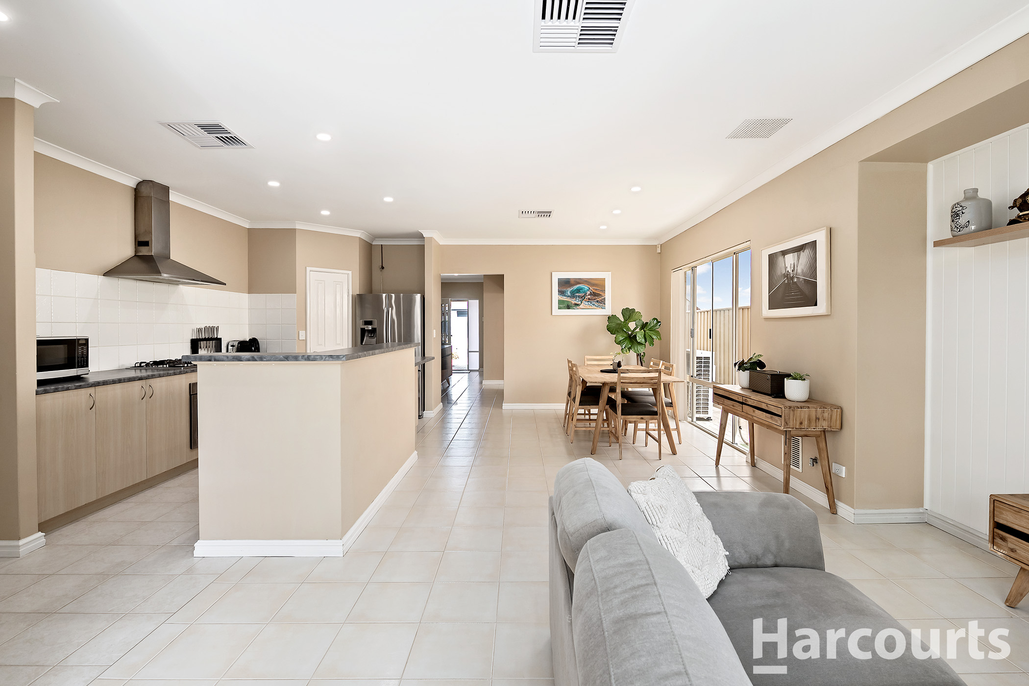 27 Finsbury Drive, Thornlie, WA 6108 - Image 6