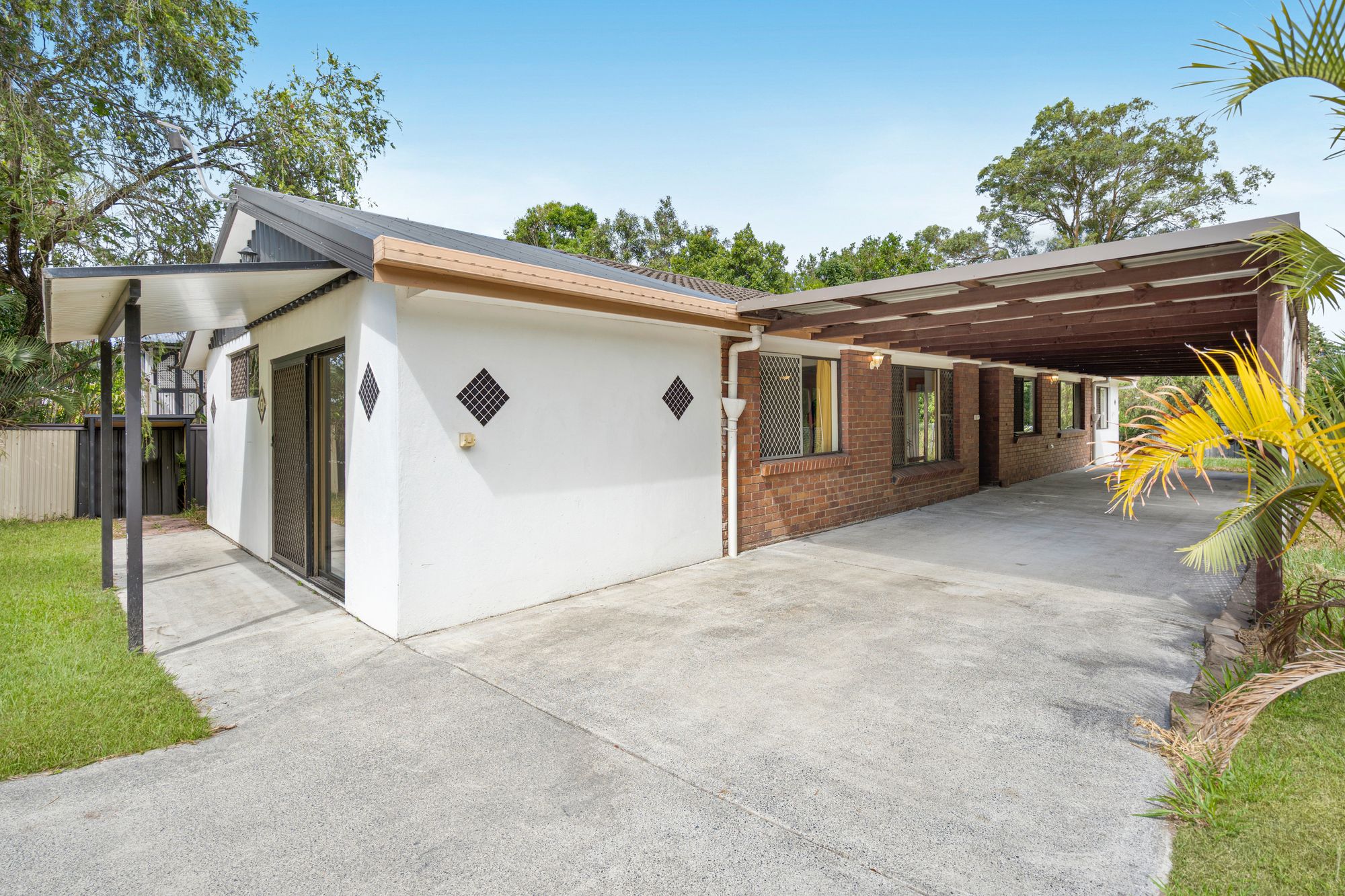 3 Broadmere Street, Annerley, QLD 4103 - Image 2
