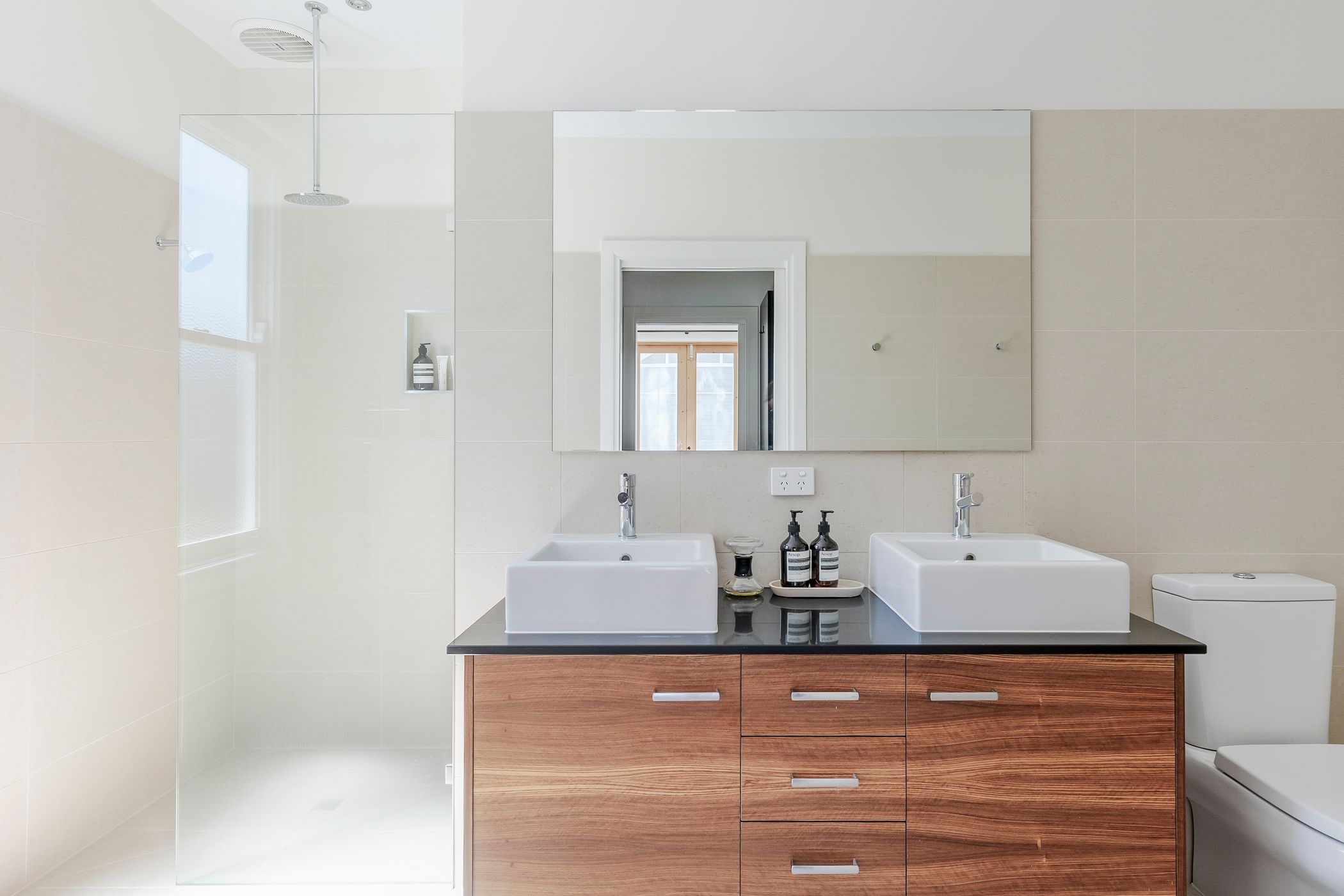 37 COQUETTE STREET, Geelong West VIC 3218 - Image 9