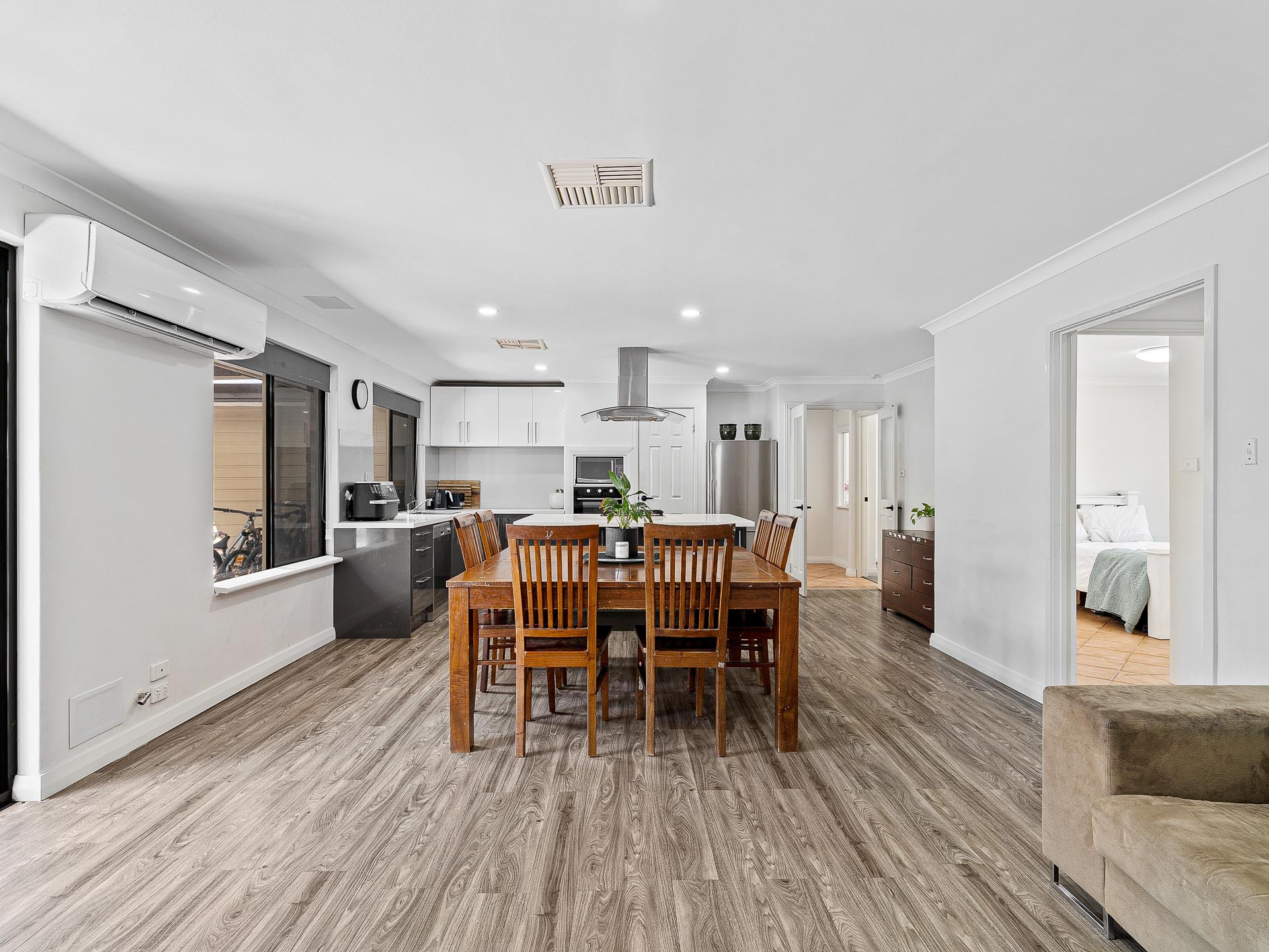 32 Fairway Crescent, Meadow Springs, WA 6210 - Image 3