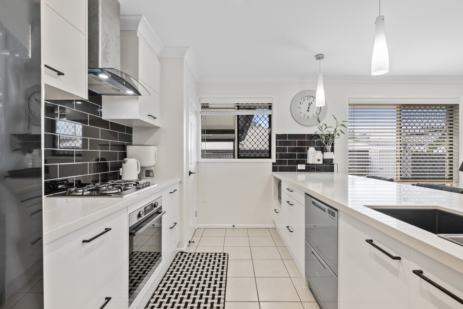 8 YARWOOD CRESCENT, Ormeau Hills QLD 4208 - Image 6