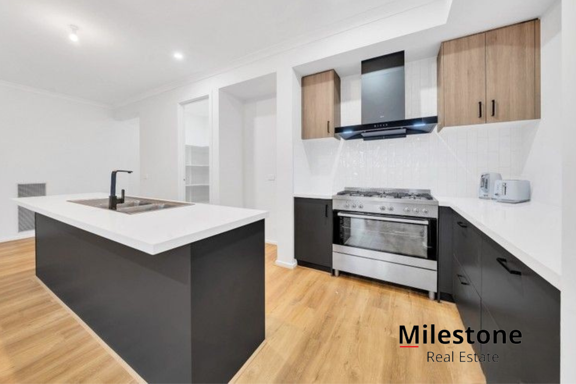 18 Garrison Loop, Clyde North, Vic, 3978 - Image 5