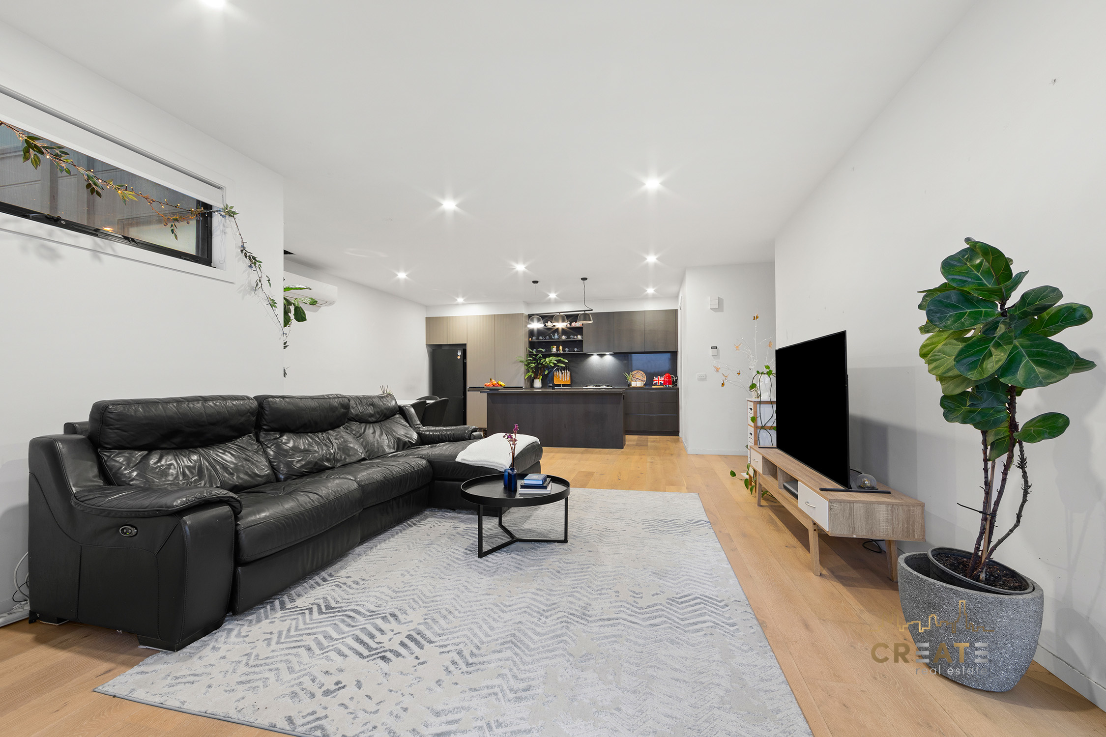 386 DUKE STREET, Sunshine North VIC 3020 - Image 2