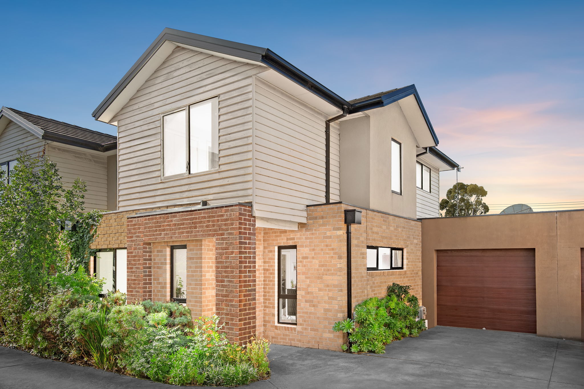 2 38 COULSTOCK STREET, EPPING VIC 3076 - Image 1