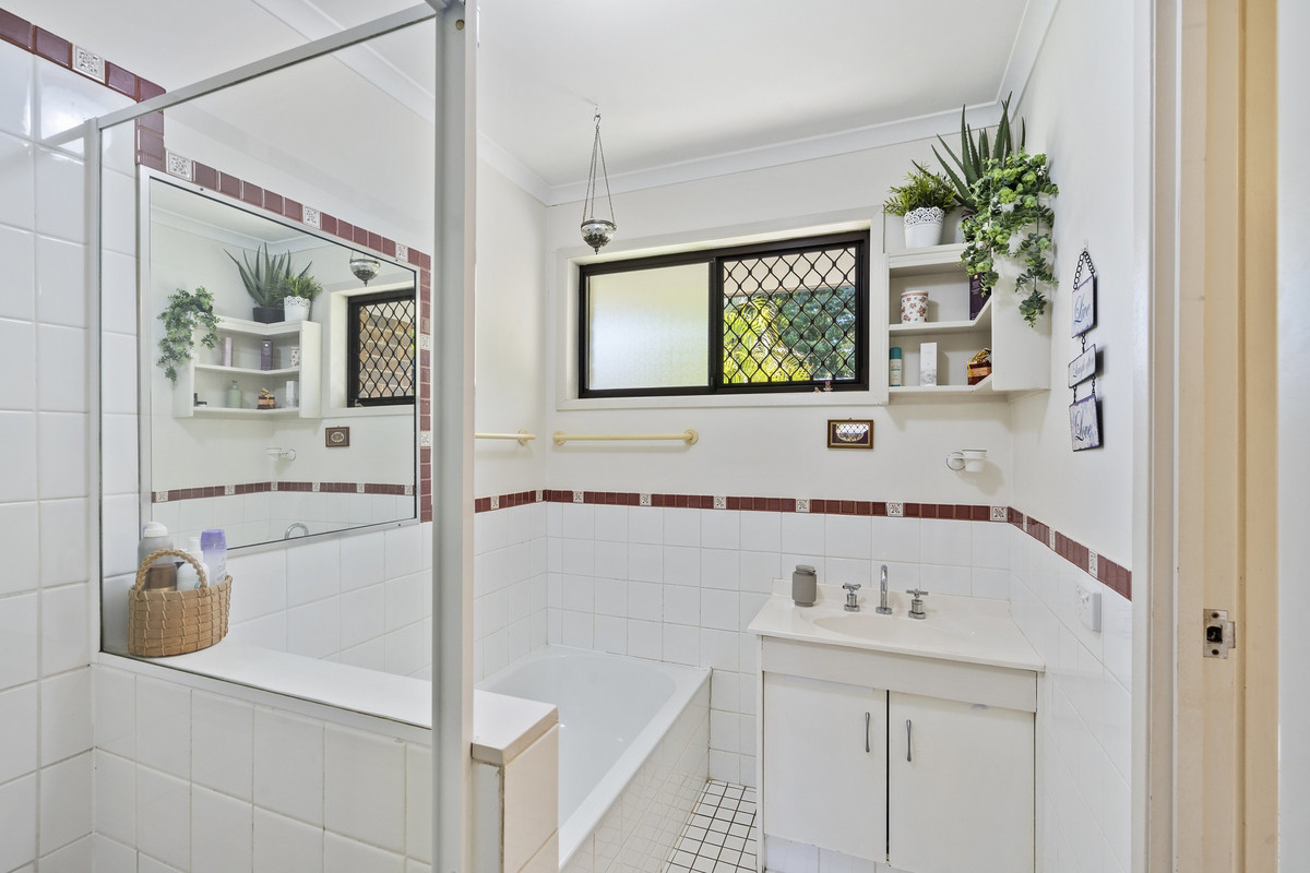 26 DUGANDAN STREET, Nerang QLD 4211 - Image 9