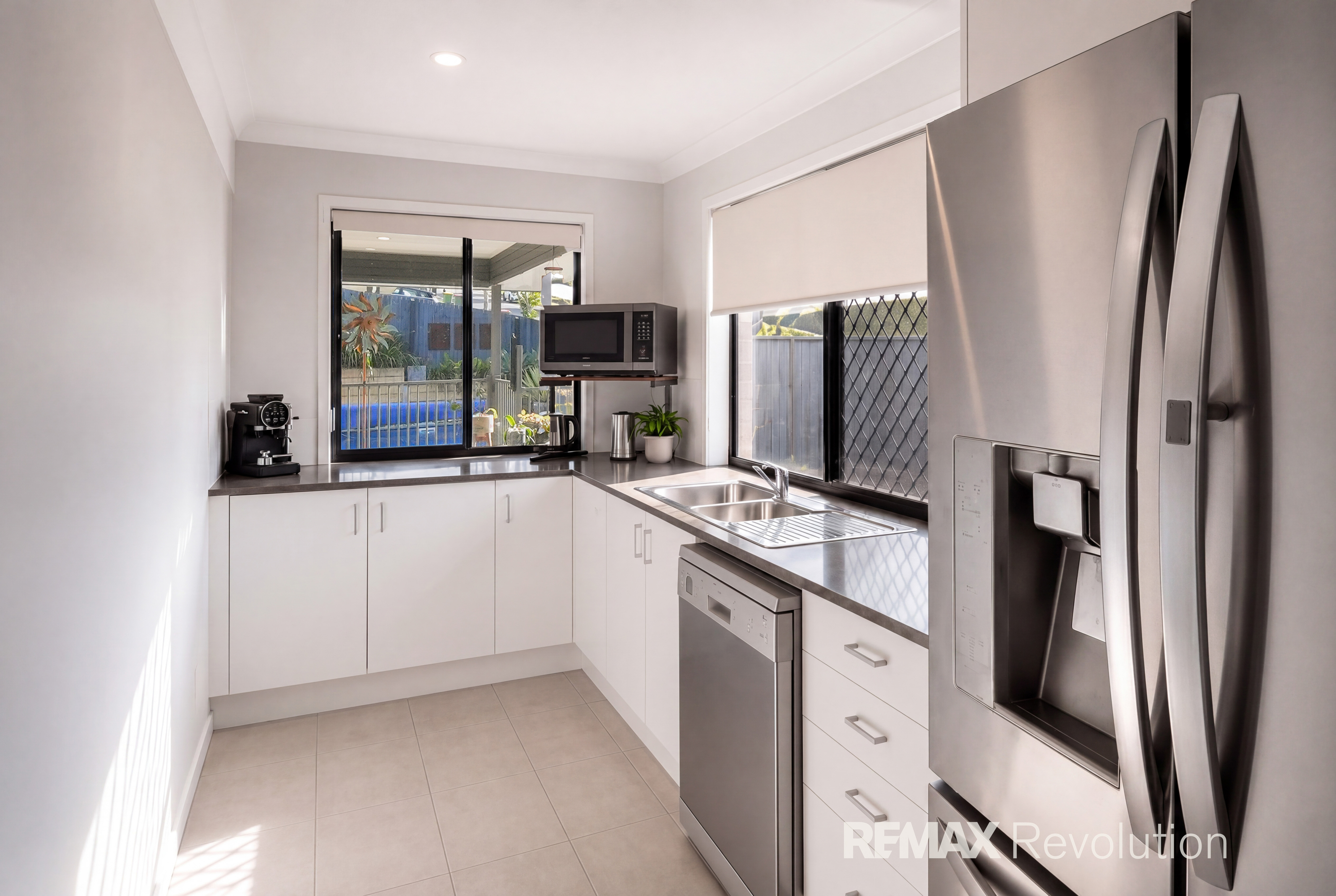 14 RHONE DRIVE, Holmview QLD 4207 - Image 6