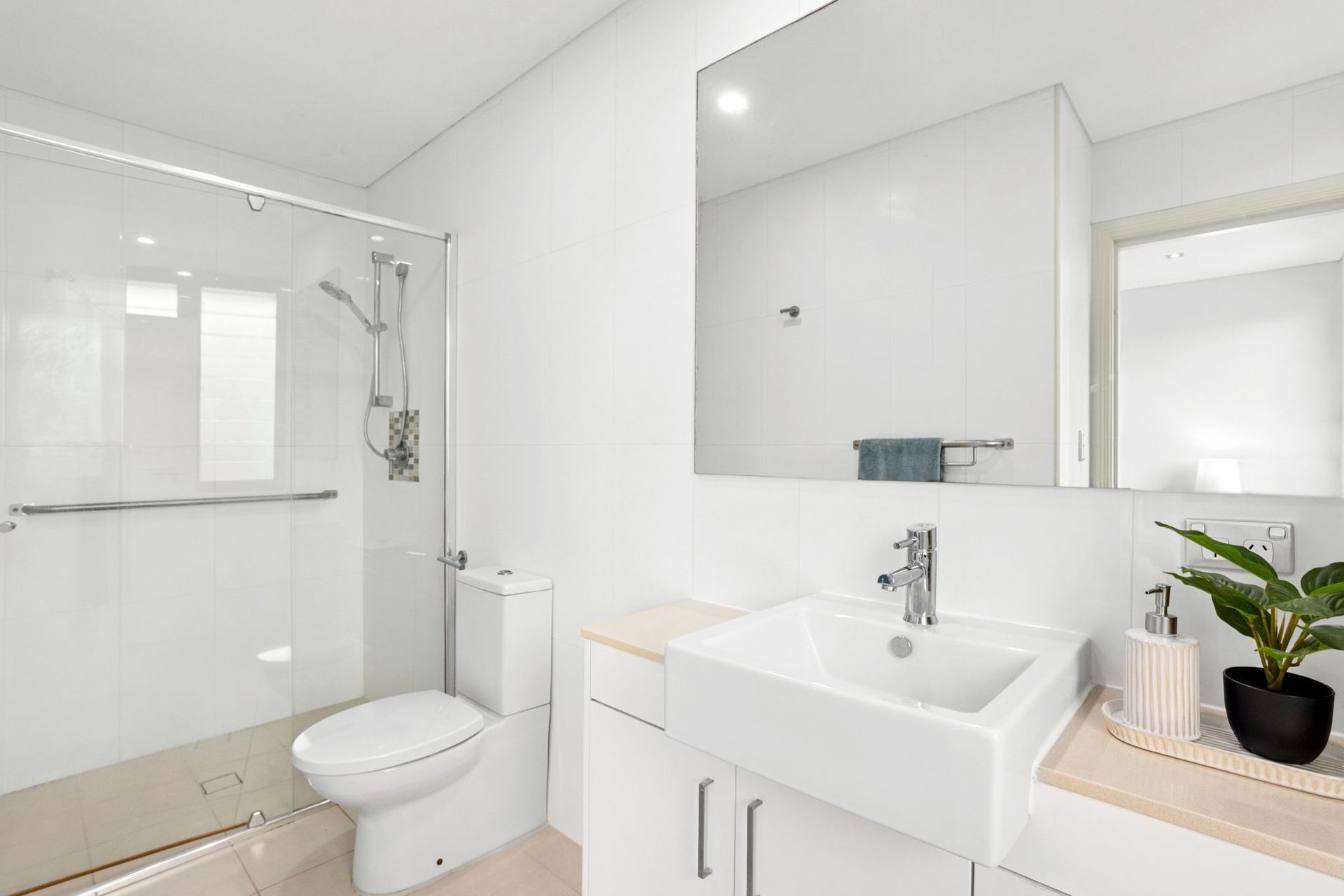 UNIT 31 LYNBARA APARTMENTS 1-5 LYNBARA AVENUE, St Ives NSW 2075 - Image 10