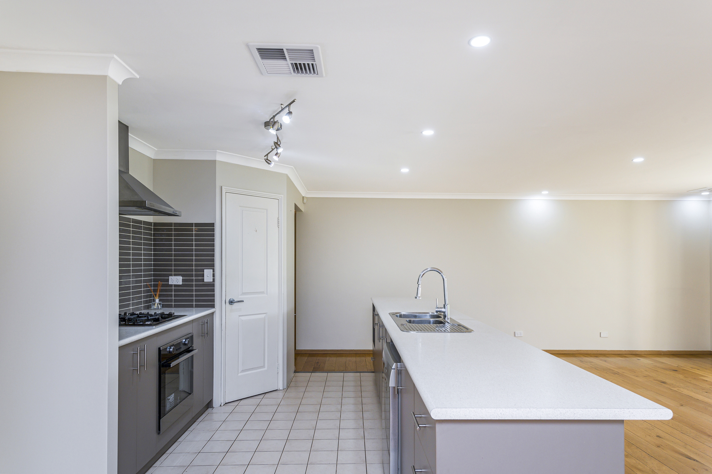 44 BRISTLE AVENUE, Southern River WA 6110 - Image 10