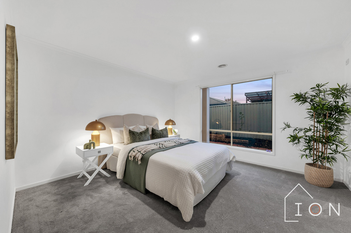 17 BRADFORD DRIVE, Cranbourne East VIC 3977 - Image 10