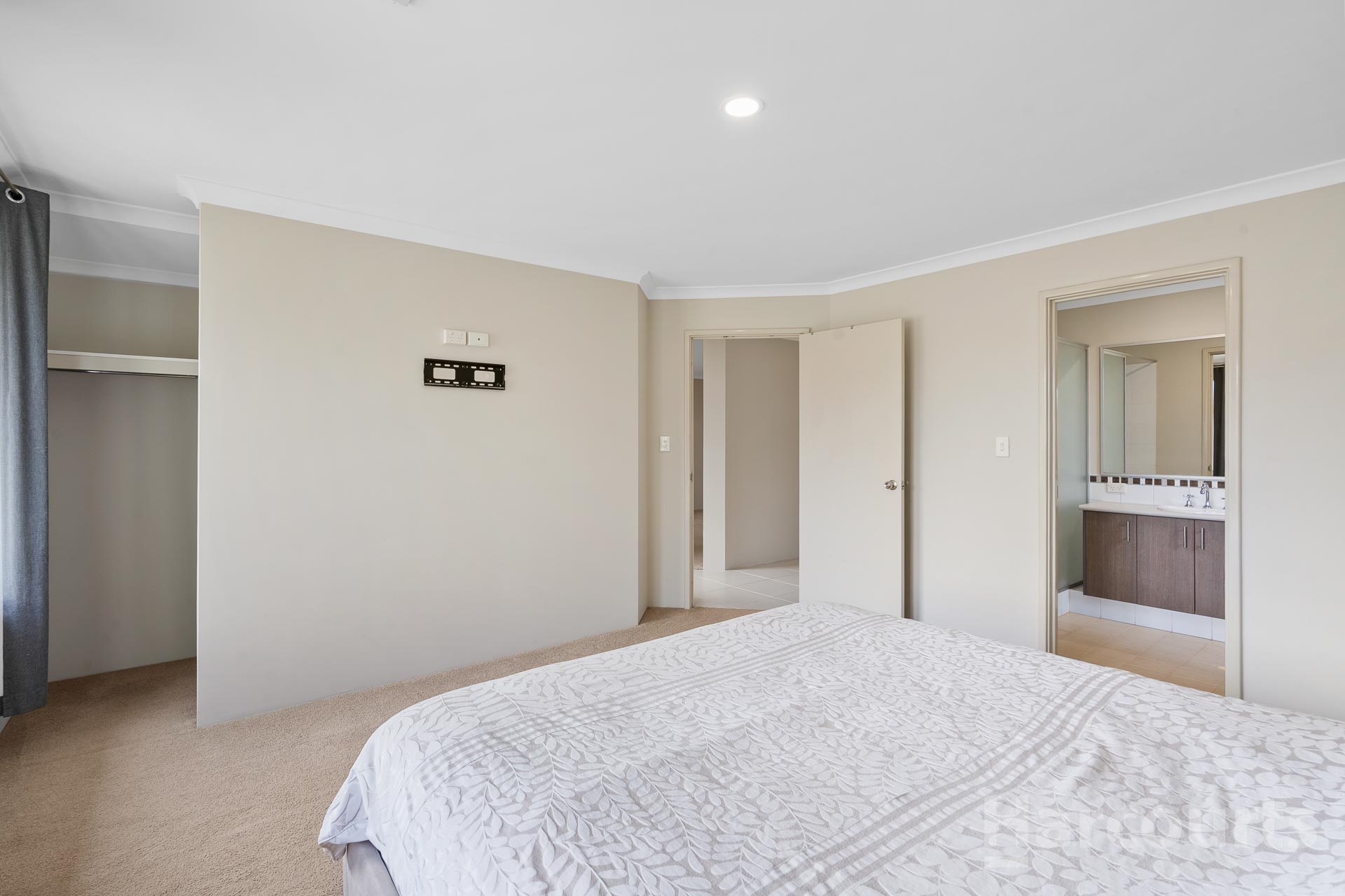 4-bedroom house at 8 Goldseeker Loop, Ravenswood, WA 6208, Murray, Western Australia