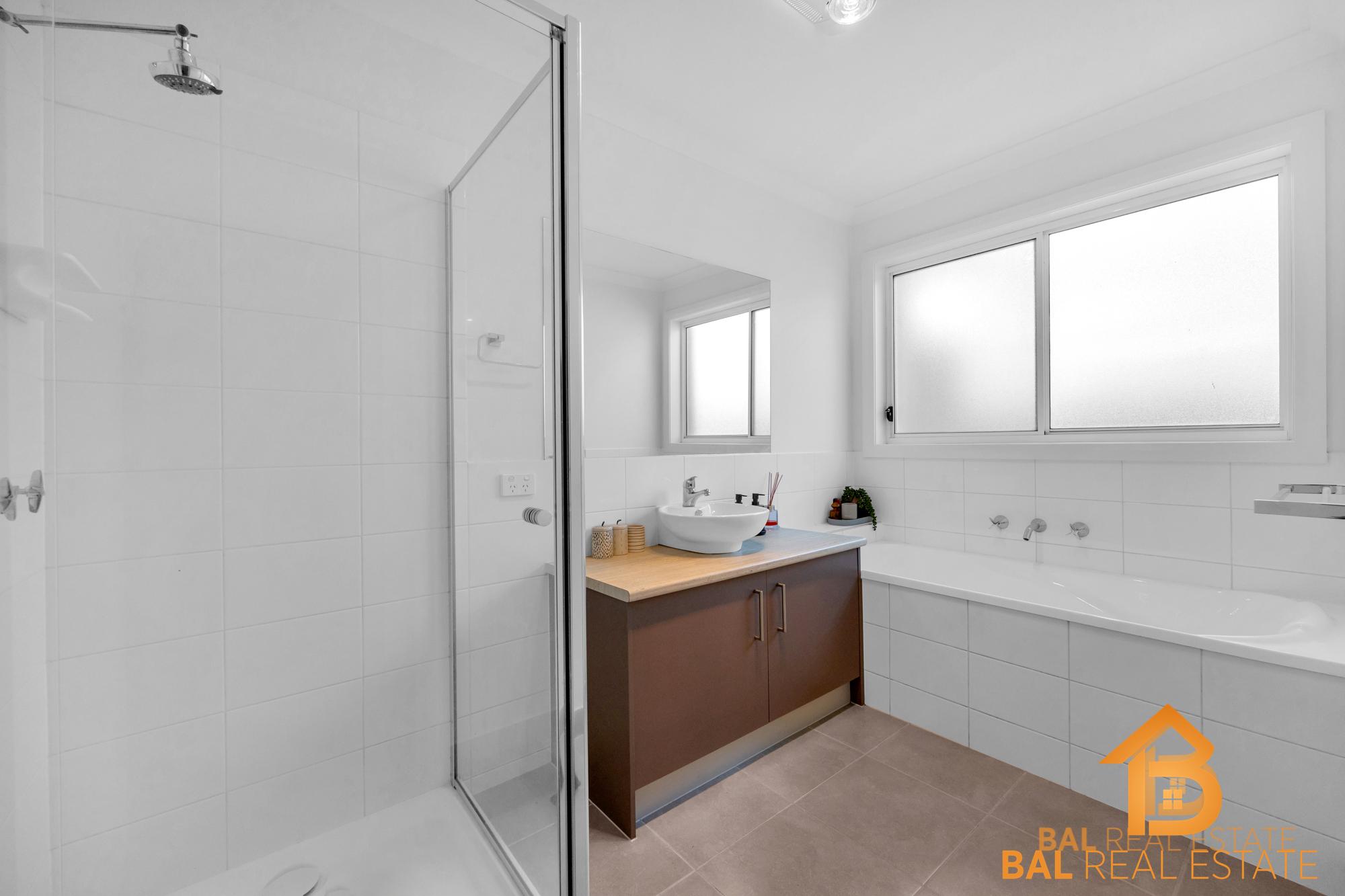 12 Fisher Court, Werribee, VIC 3030 - Image 6