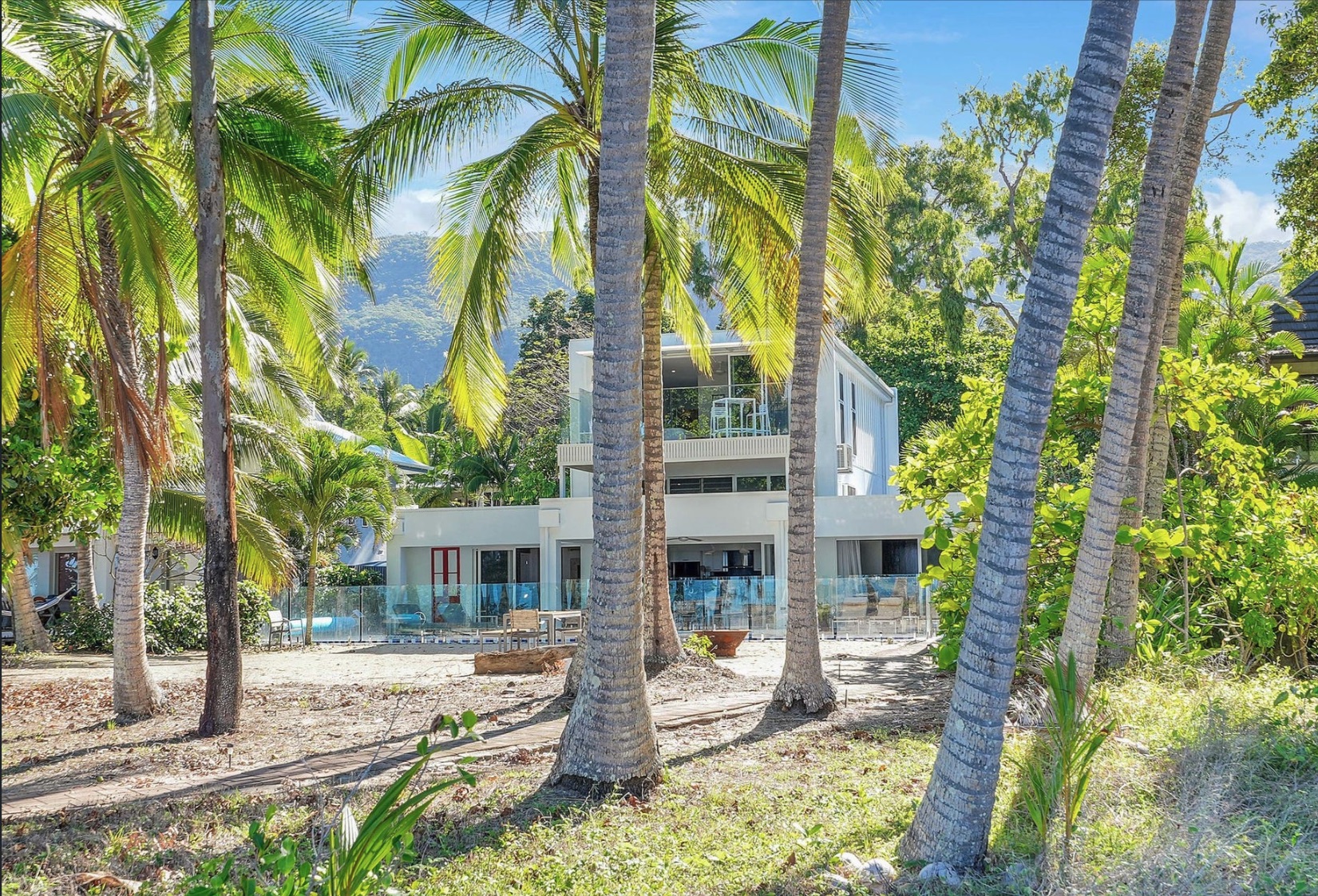 4-bedroom house at 27 Oak Street, Oak Beach, QLD 4877, Douglas, Queensland