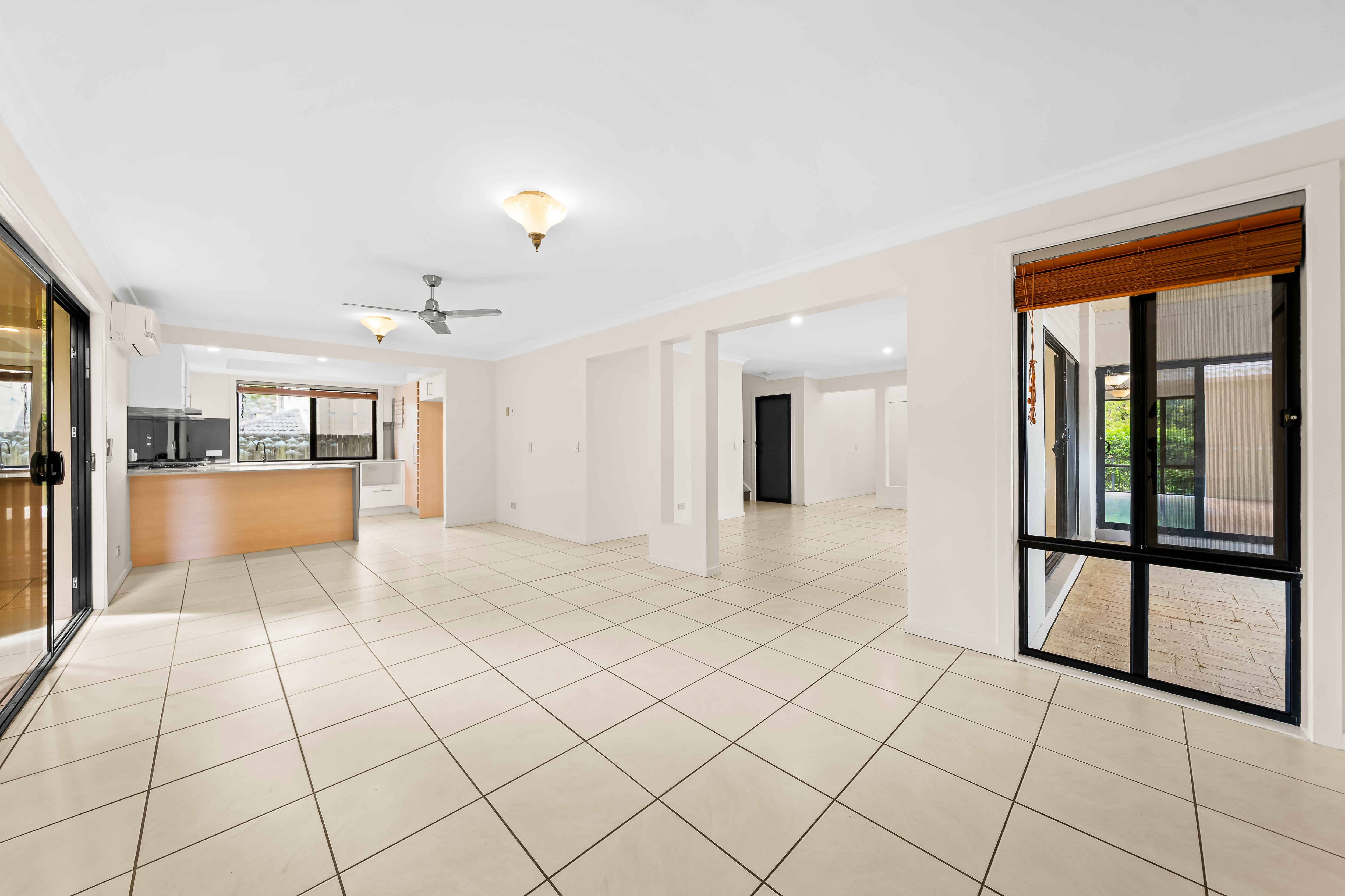 5-bedroom house at 129 Didbrook Street, Robertson, QLD 4109, Brisbane, Queensland