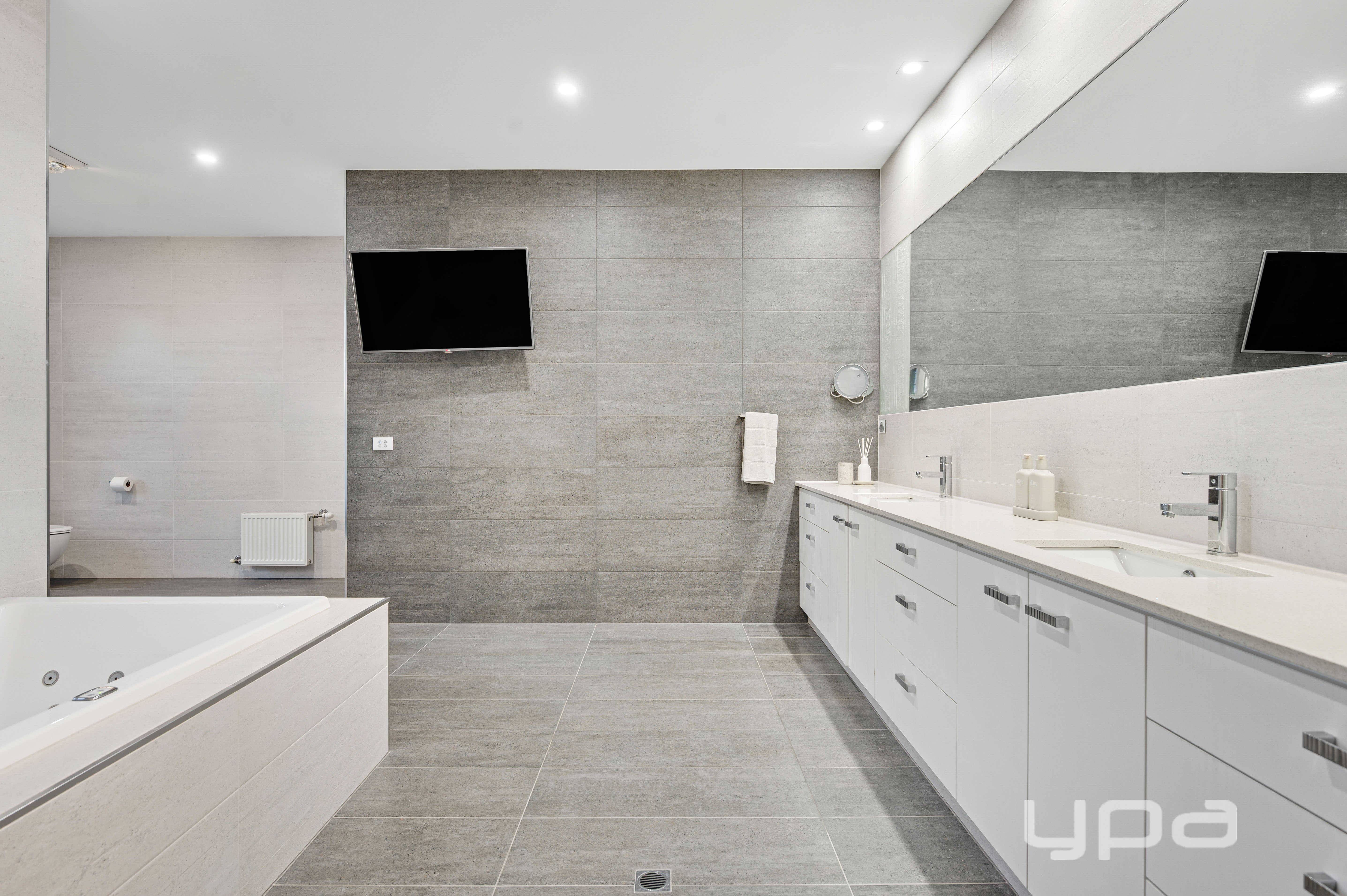 5-bedroom house at 7 Elphinstone Boulevard, Greenvale, VIC 3059, Hume, Victoria