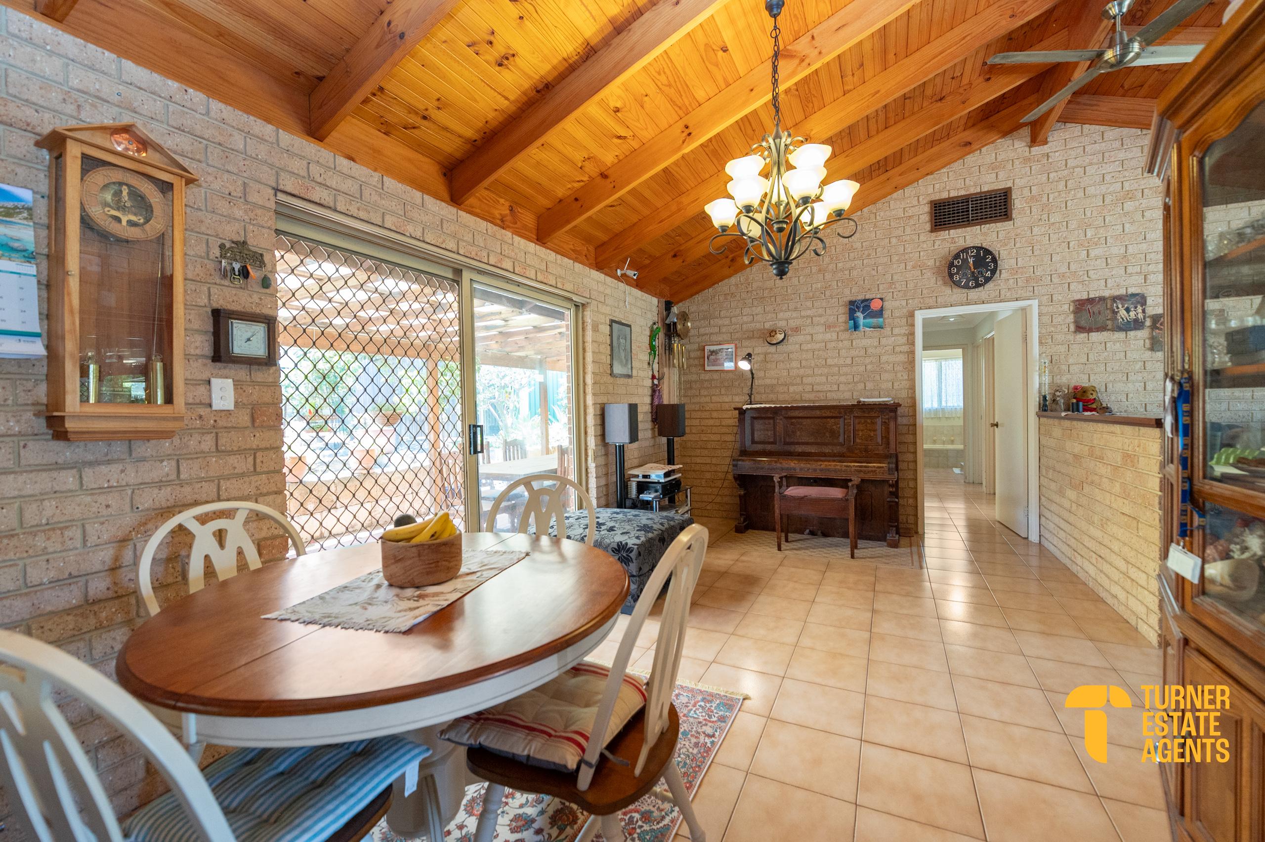 17 Luffe Court, Swan View, WA 6056 - Image 5