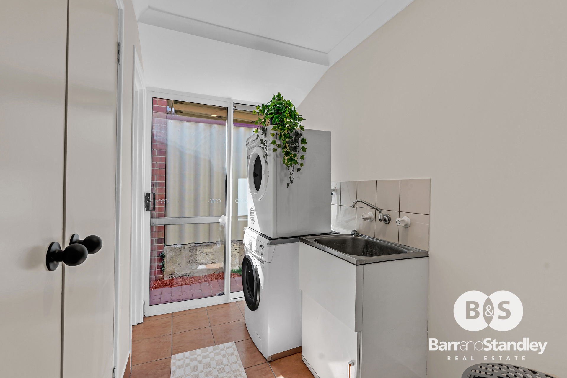 3-bedroom unit at 2/9 Usher Place, Australind, WA 6233, Harvey, Western Australia