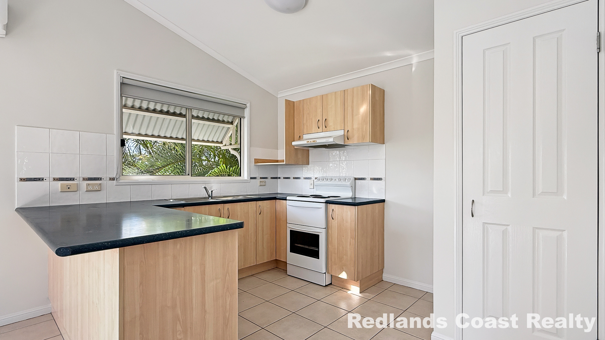 12 Guthrie Street, Russell Island, QLD 4184 - Image 7
