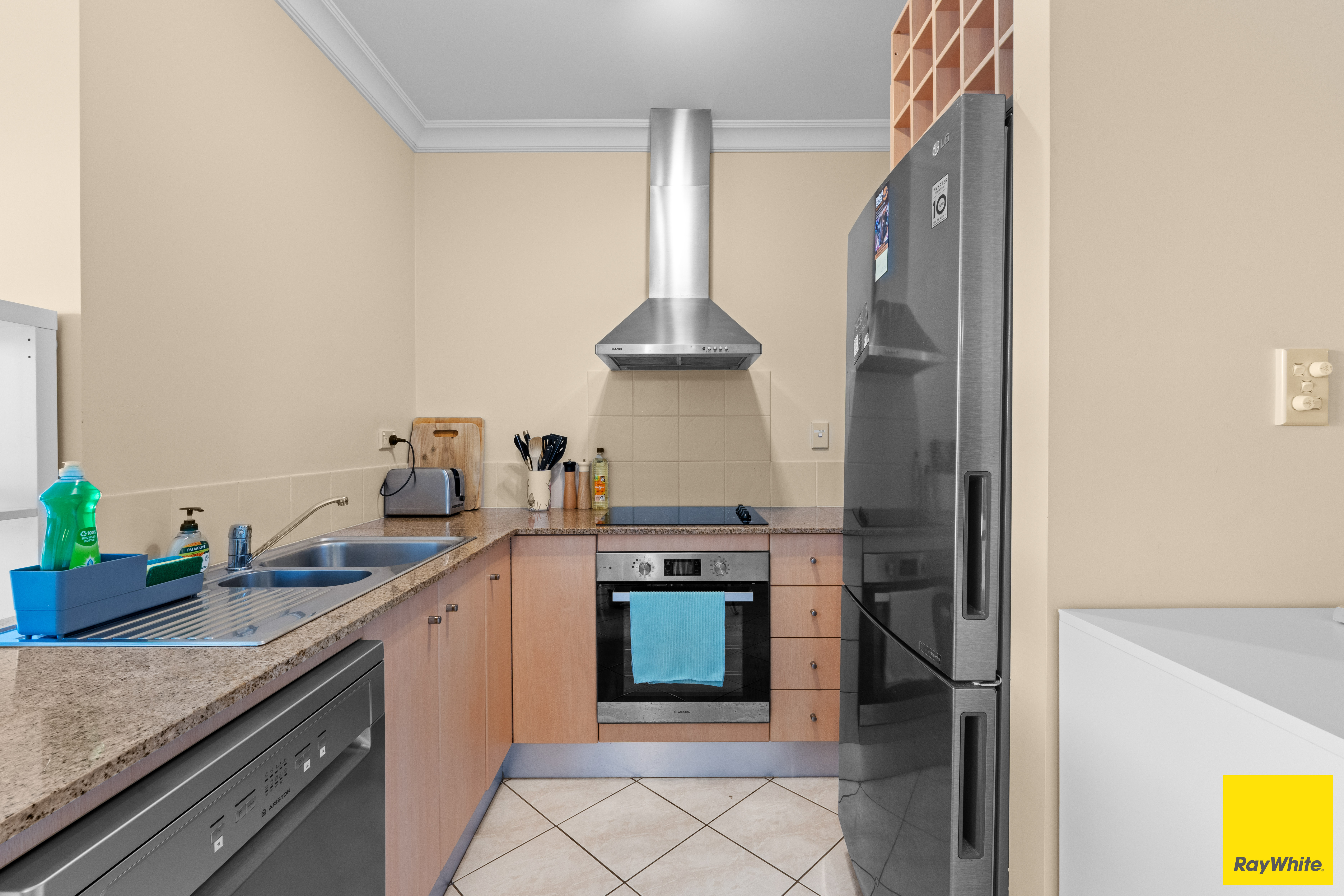 MONDURAN APARTMENTS 1813 2-10 GREENSLOPES STREET, CAIRNS NORTH QLD 4870 - Image 3