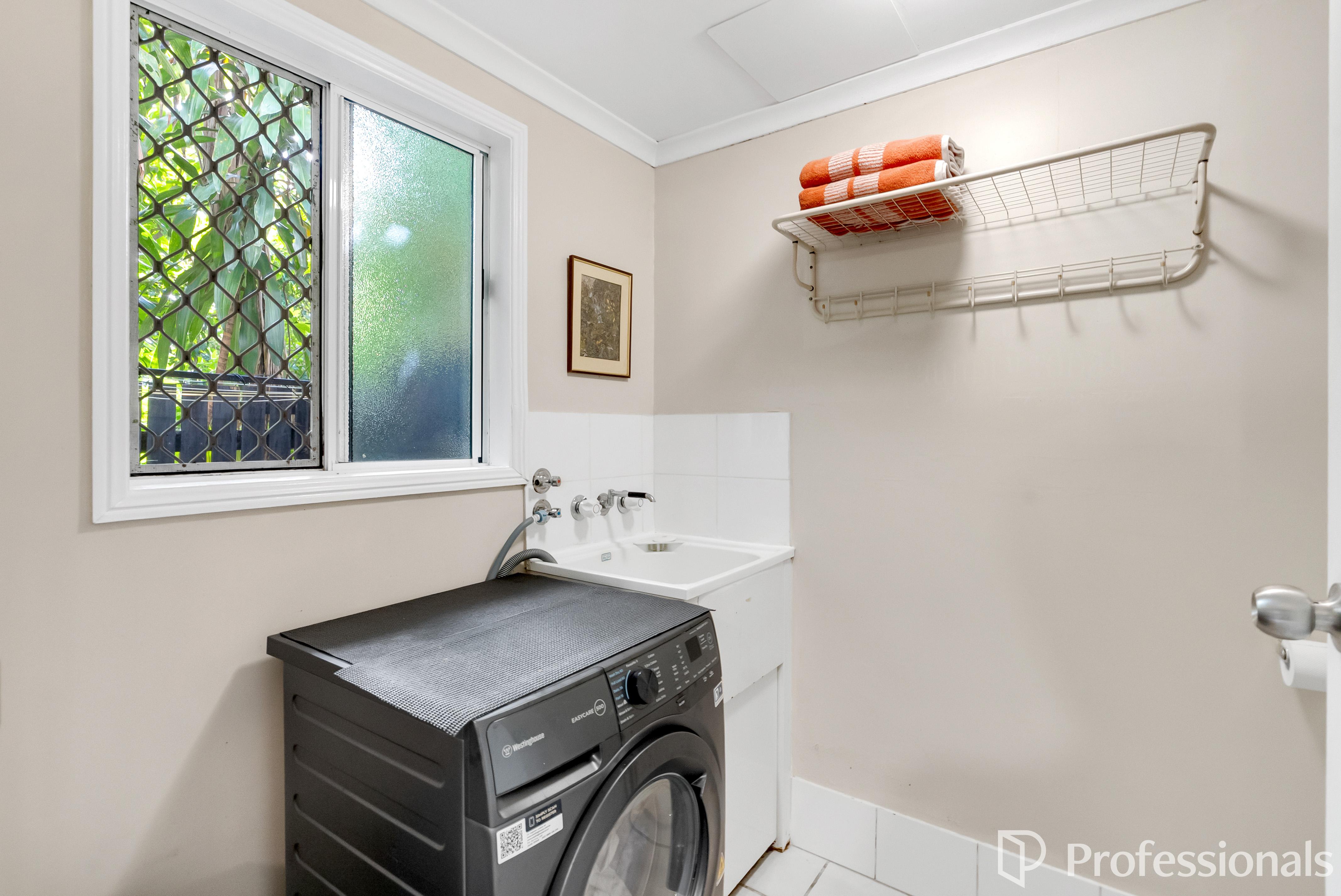 CAUFIELD GARDENS 3 126 PEASE STREET, MANOORA QLD 4870 - Image 10