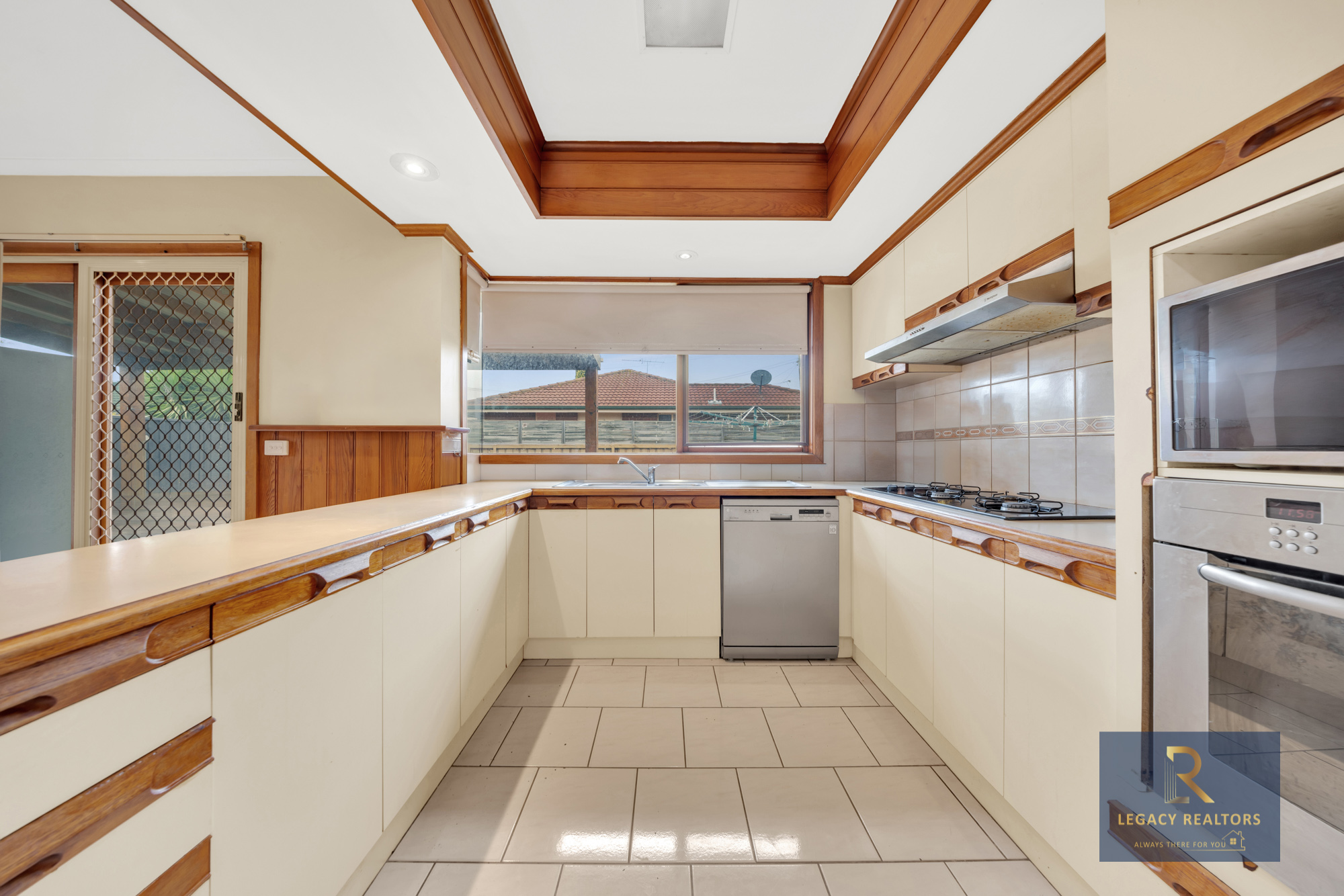 242 DERRIMUT ROAD, Hoppers Crossing VIC 3029 - Image 6