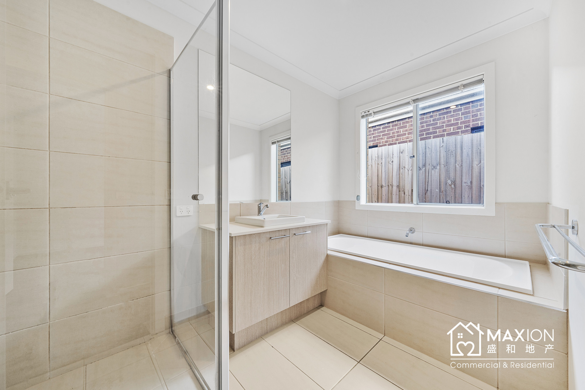 18 JAYLIE STREET, Clyde North VIC 3978 - Image 8