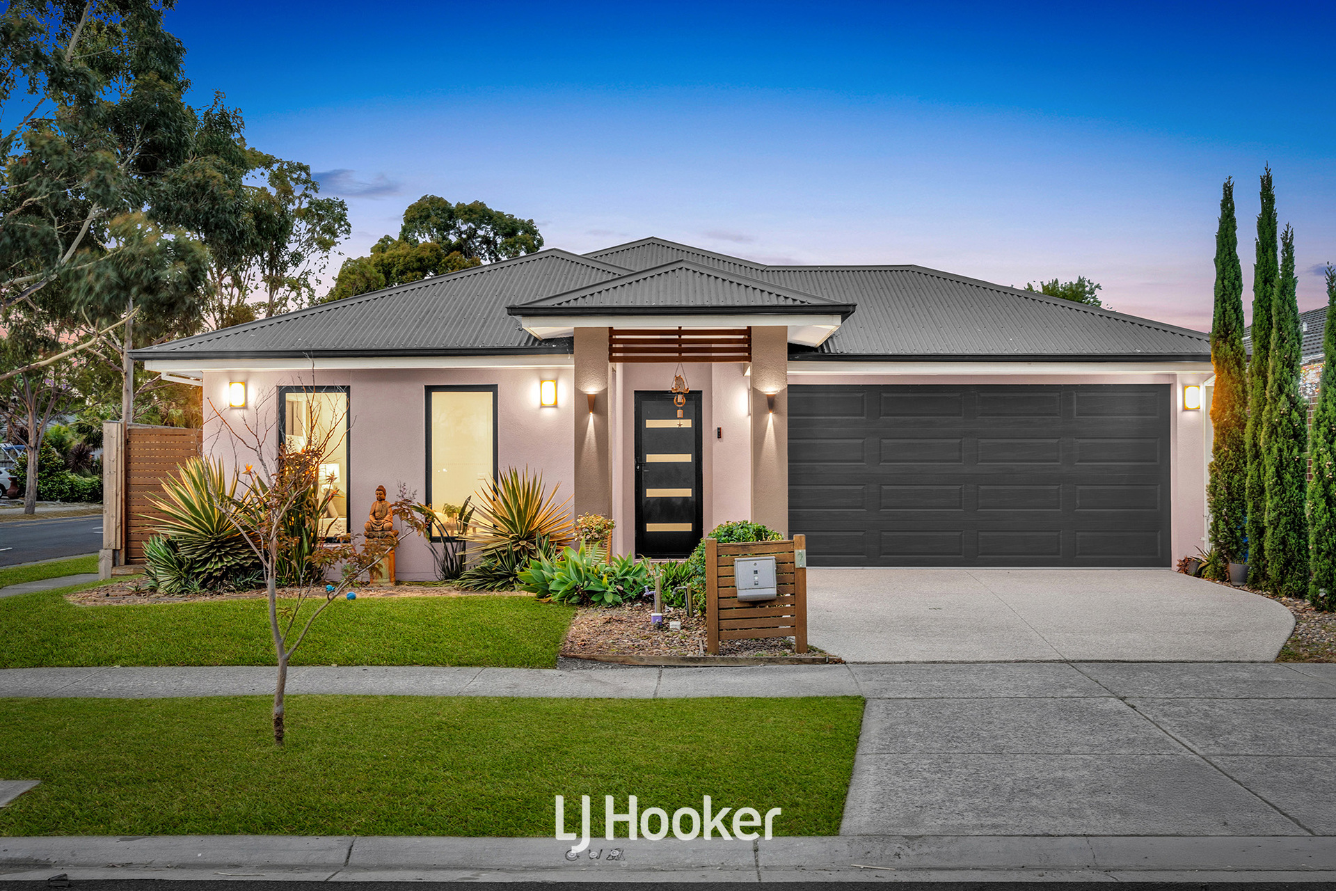 4-bedroom house at 2 BLACKLEDGE DRIVE, Cranbourne East VIC 3977, Casey, Victoria