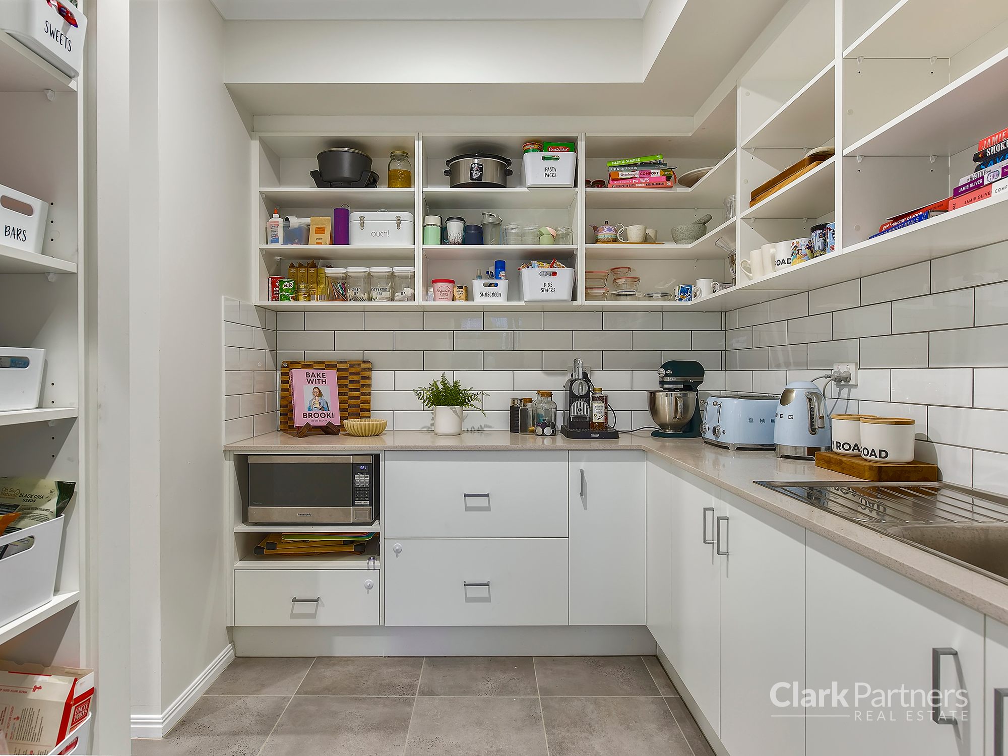 113 KINGFISHER DRIVE, Upper Kedron QLD 4055 - Image 10