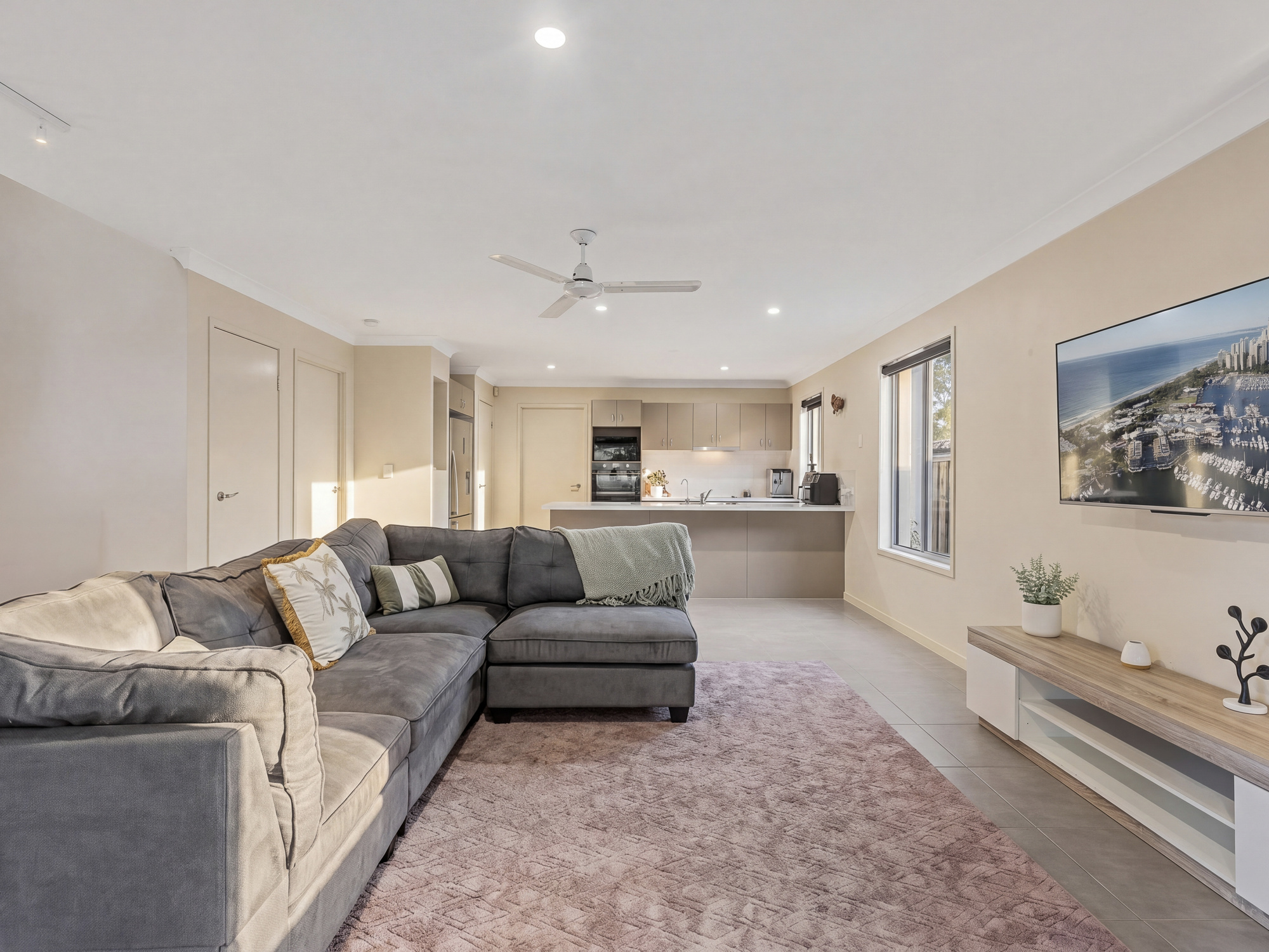 2/1 Tooma Place, Pacific Pines, Qld, 4211 - Image 5