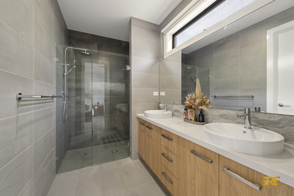 69 JAMES COOK DRIVE, Melton West VIC 3337 - Image 8