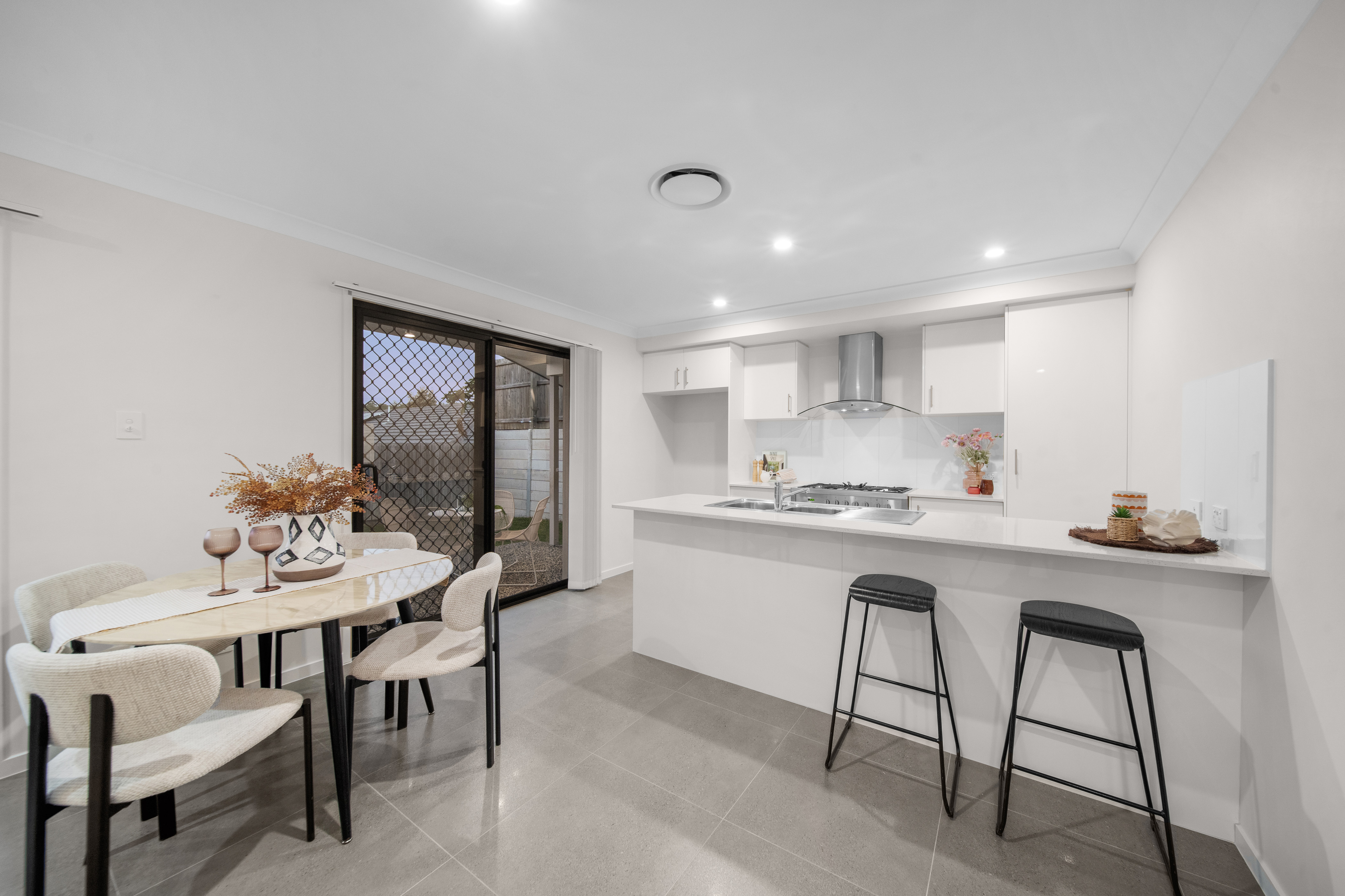 19 Broxburn Circuit, Spring Mountain, Qld, 4300 - Image 5