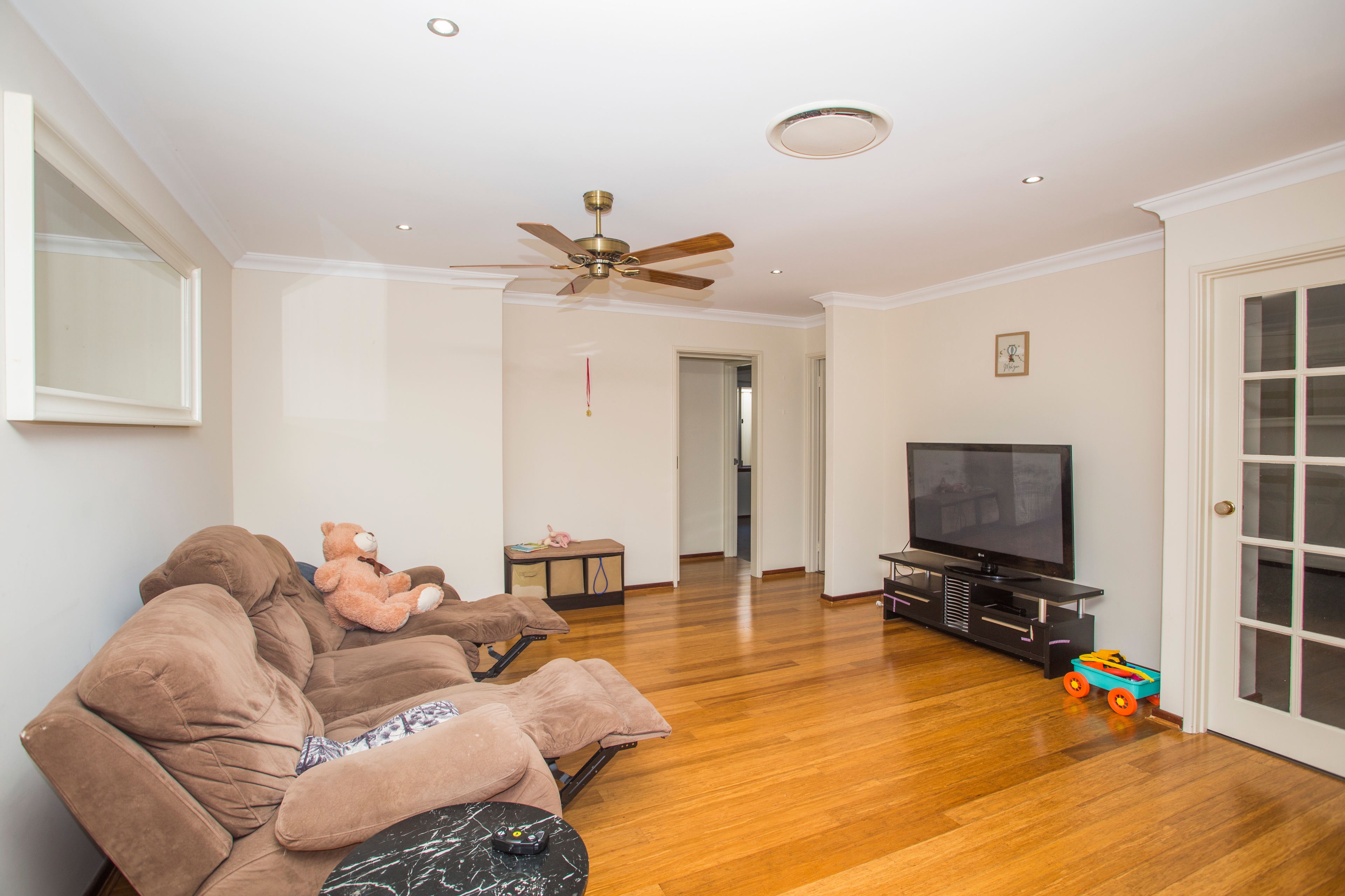6 BURGANDY COURT, Thornlie WA 6108 - Image 6