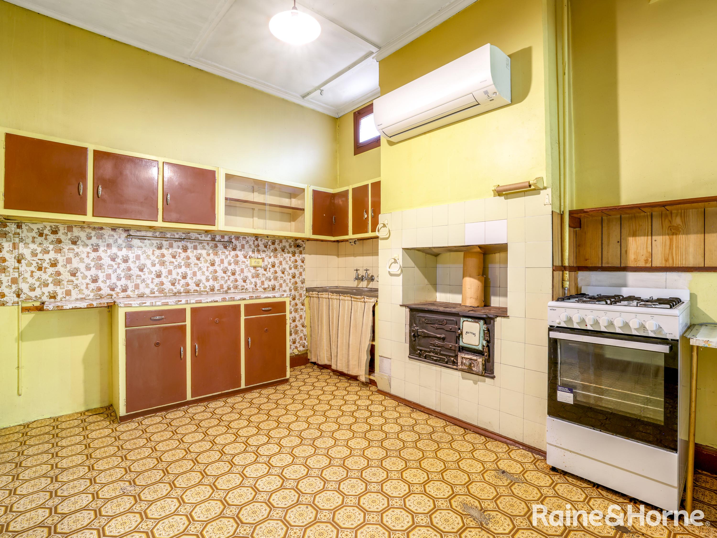 3-bedroom house at 236 Rankin Street, Bathurst, NSW 2795, Bathurst, New South Wales