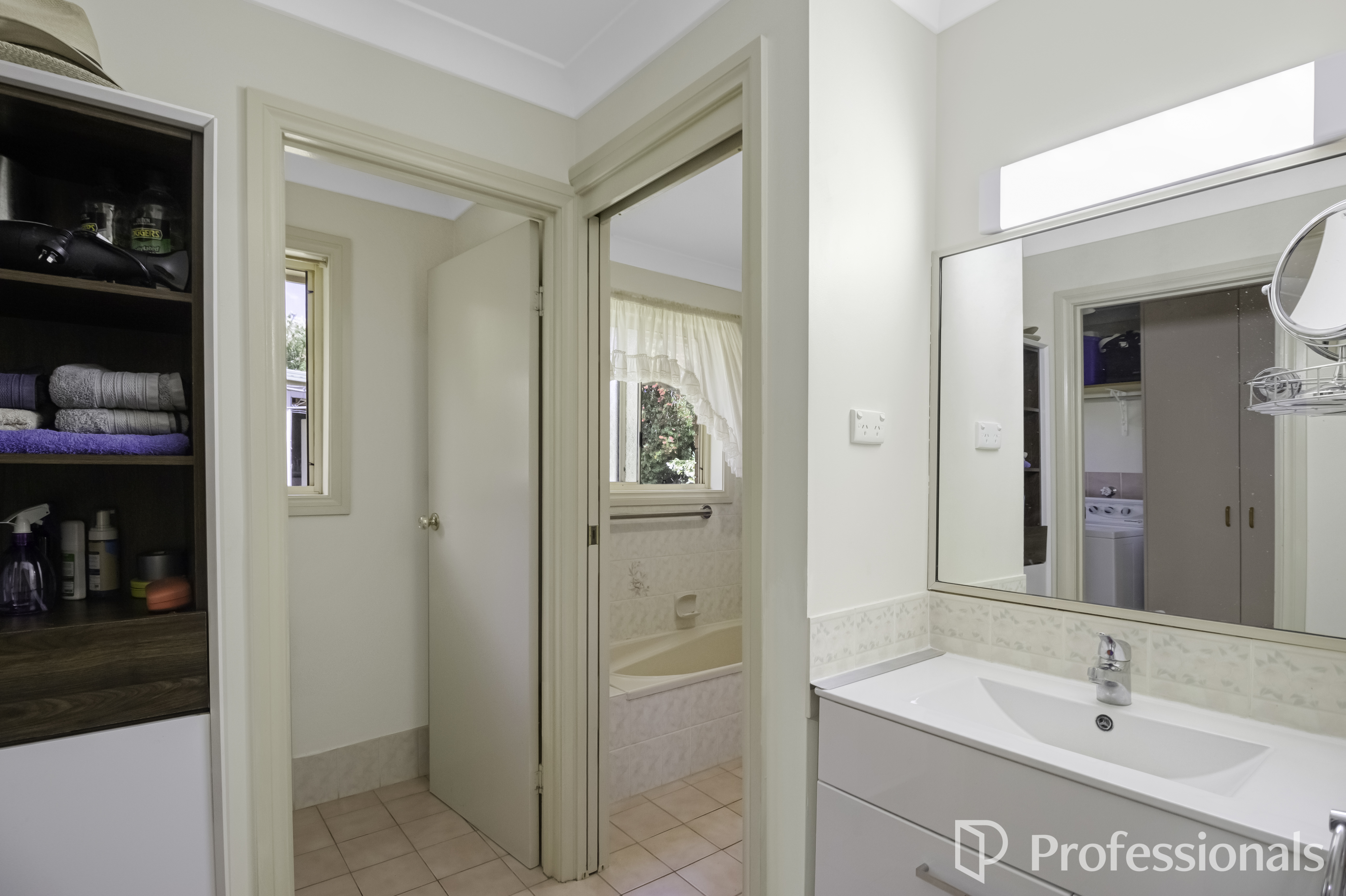 4-bedroom house at 2 Glenvale Place, Bourkelands, NSW 2650, Wagga Wagga, New South Wales