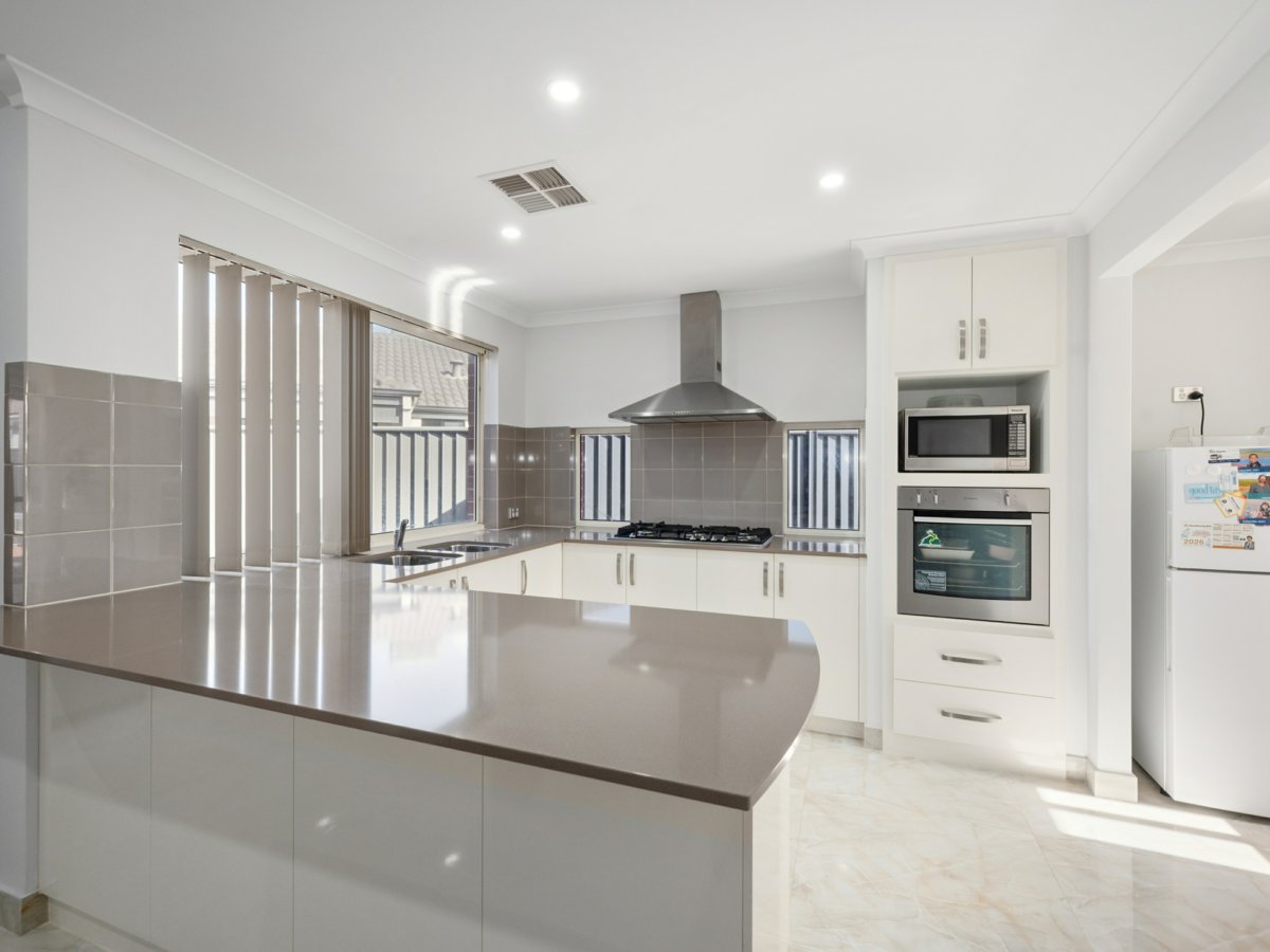 11 GRACEFIELD BOULEVARD, Harrisdale WA 6112 - Image 7