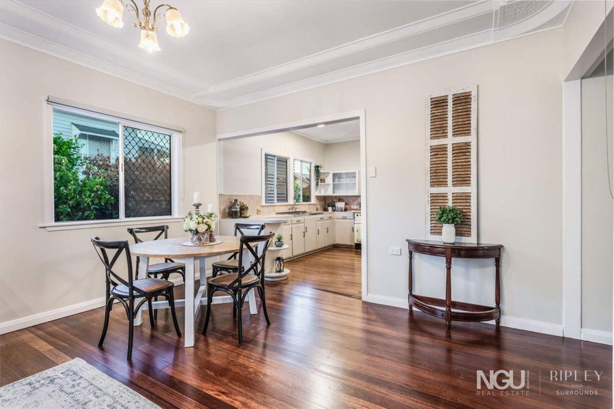 24 CROWN STREET, Silkstone QLD 4304 - Image 9