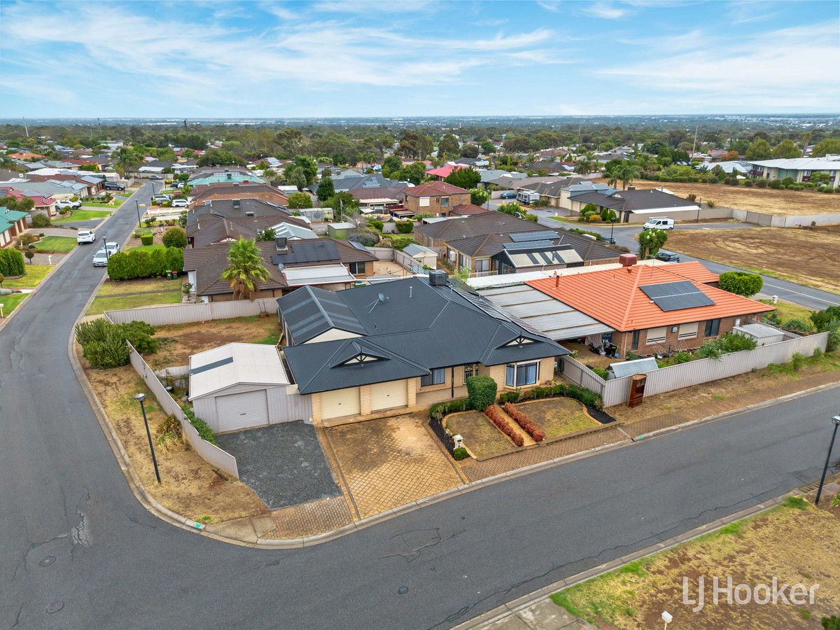 29 Yeovil Circuit, Craigmore, SA 5114 - Image 4