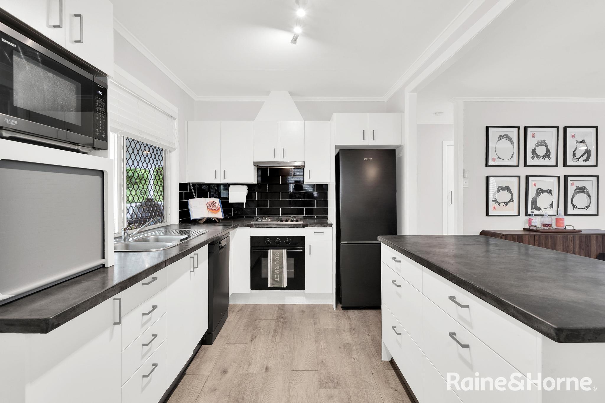 50 Muirlea Street, Oxley, QLD 4075 - Image 6