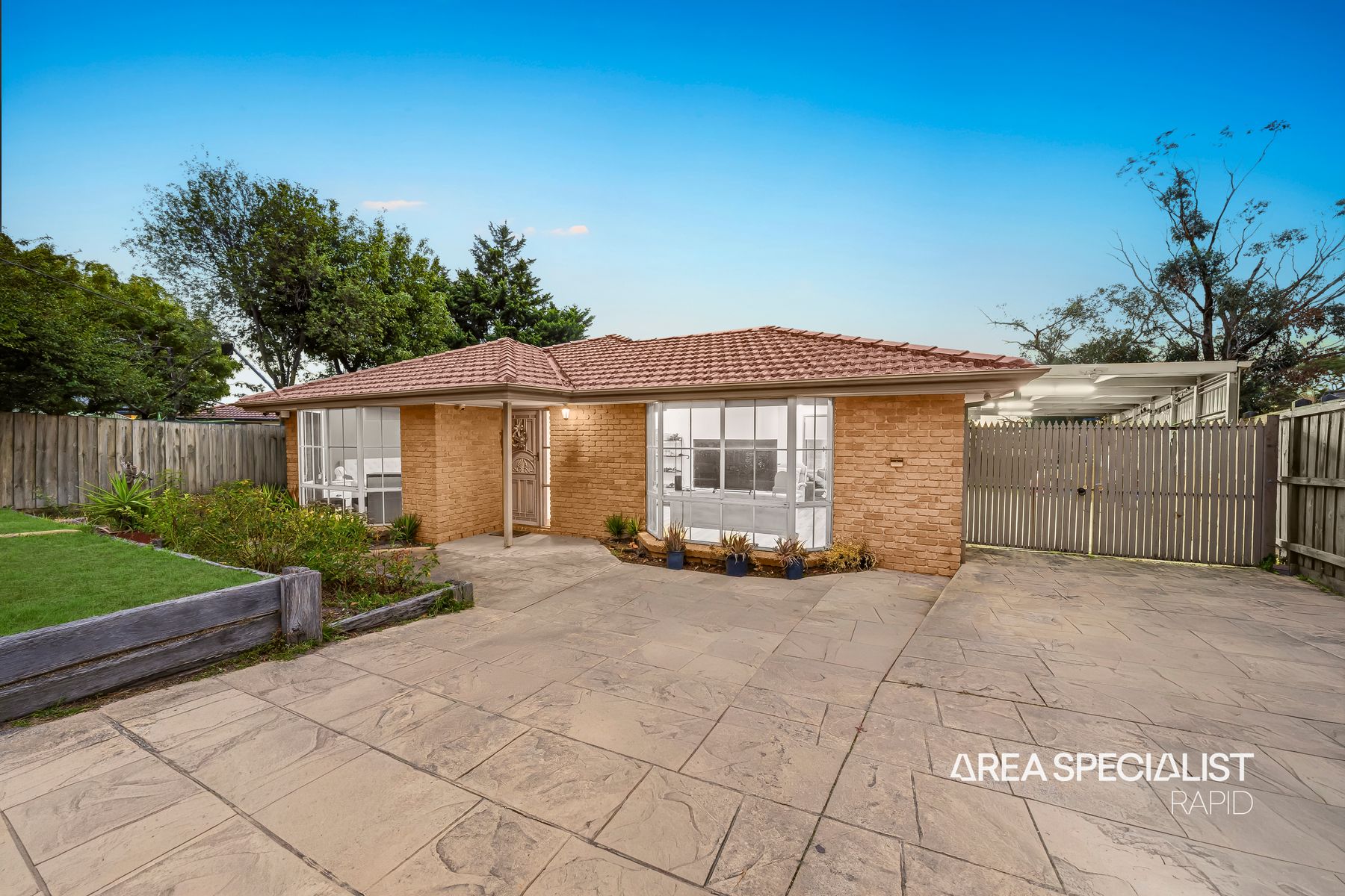 19 LEOPOLD CRESCENT, Hampton Park VIC 3976 - Image 1