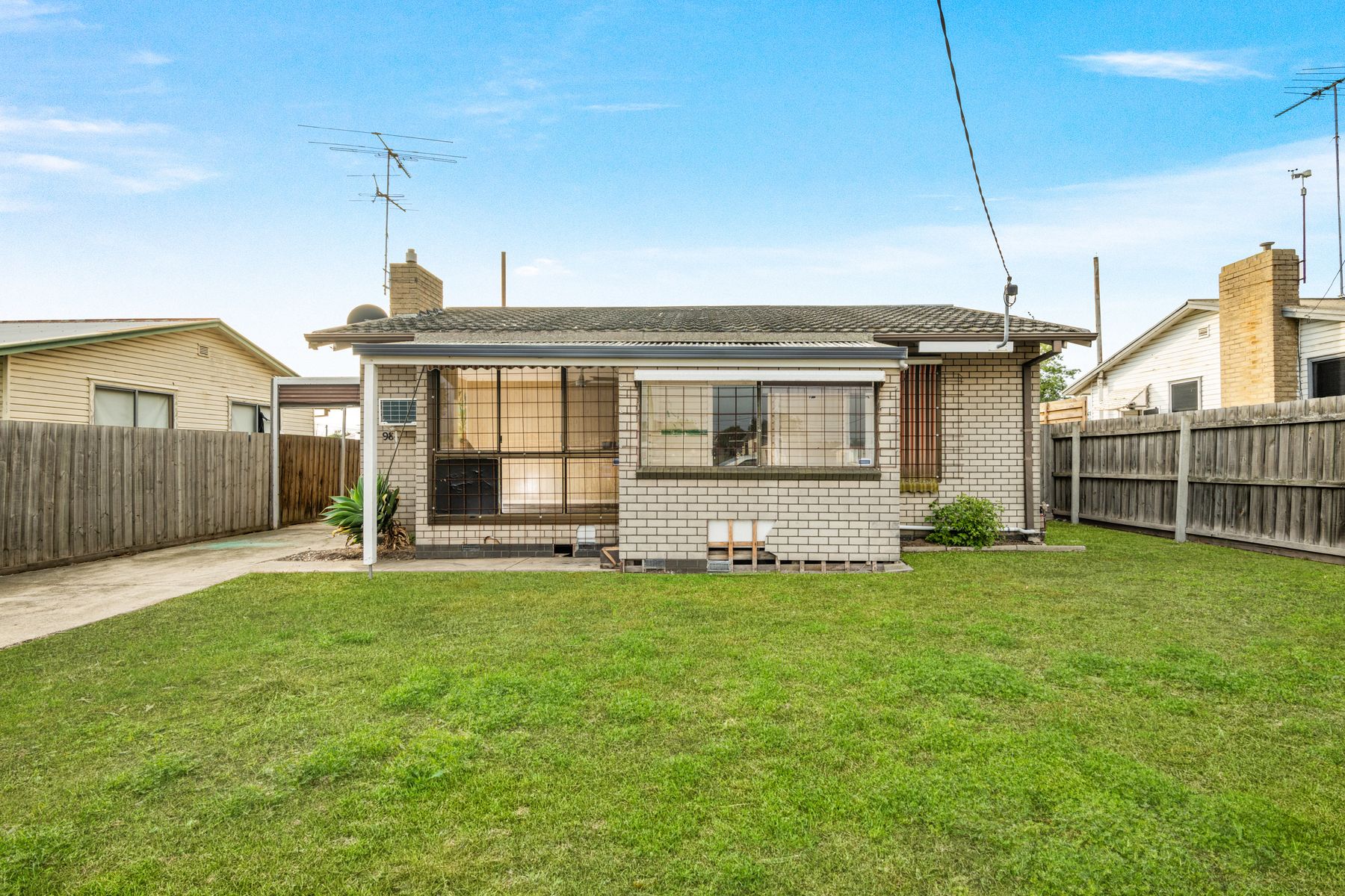 98 ROBIN AVENUE, Norlane VIC 3214 - Image 2