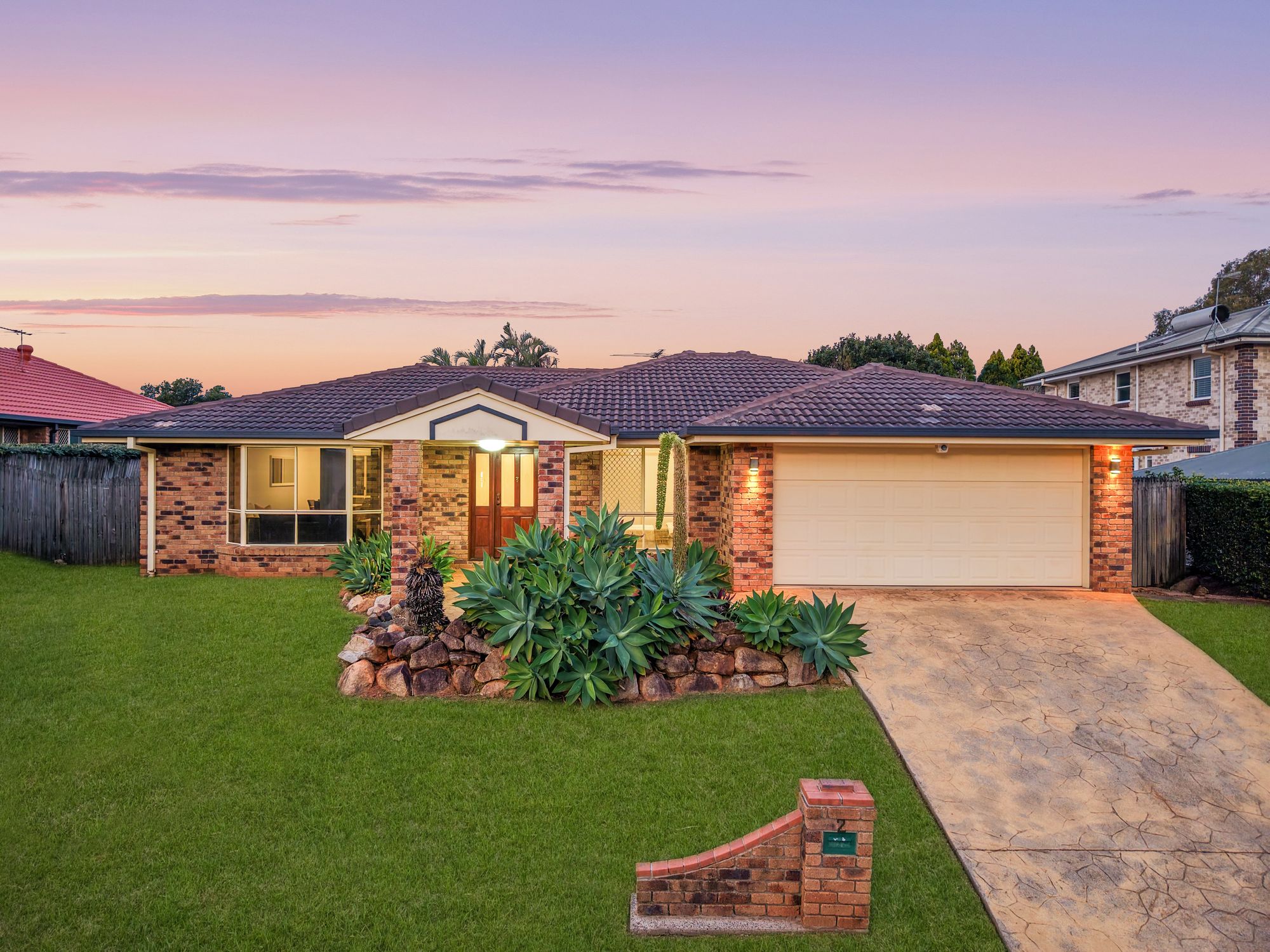 2 Harrogate Terrace, Birkdale, QLD 4159 - Image 1